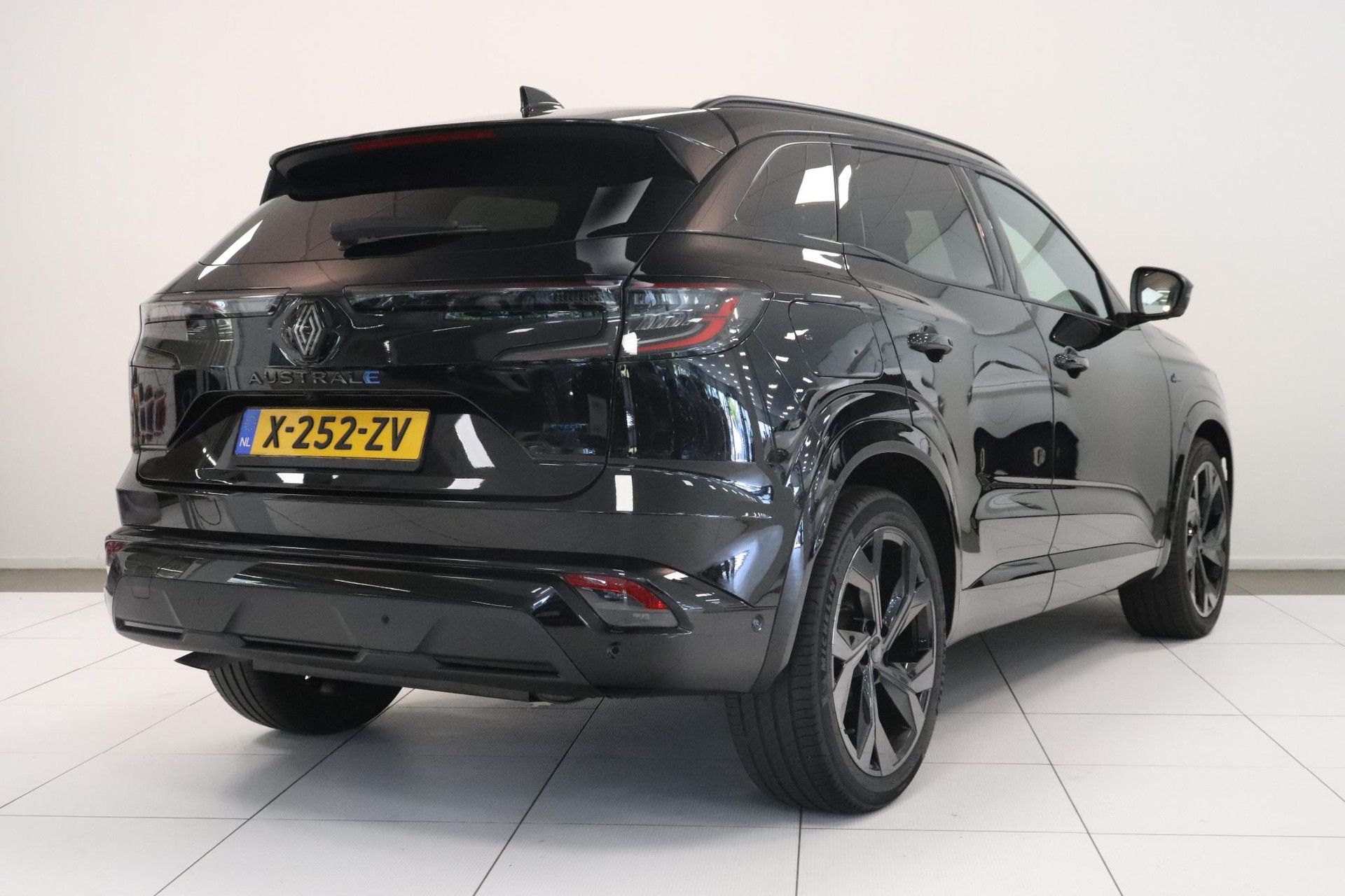 Renault Austral met kenteken X-252-ZV – achteraanzicht