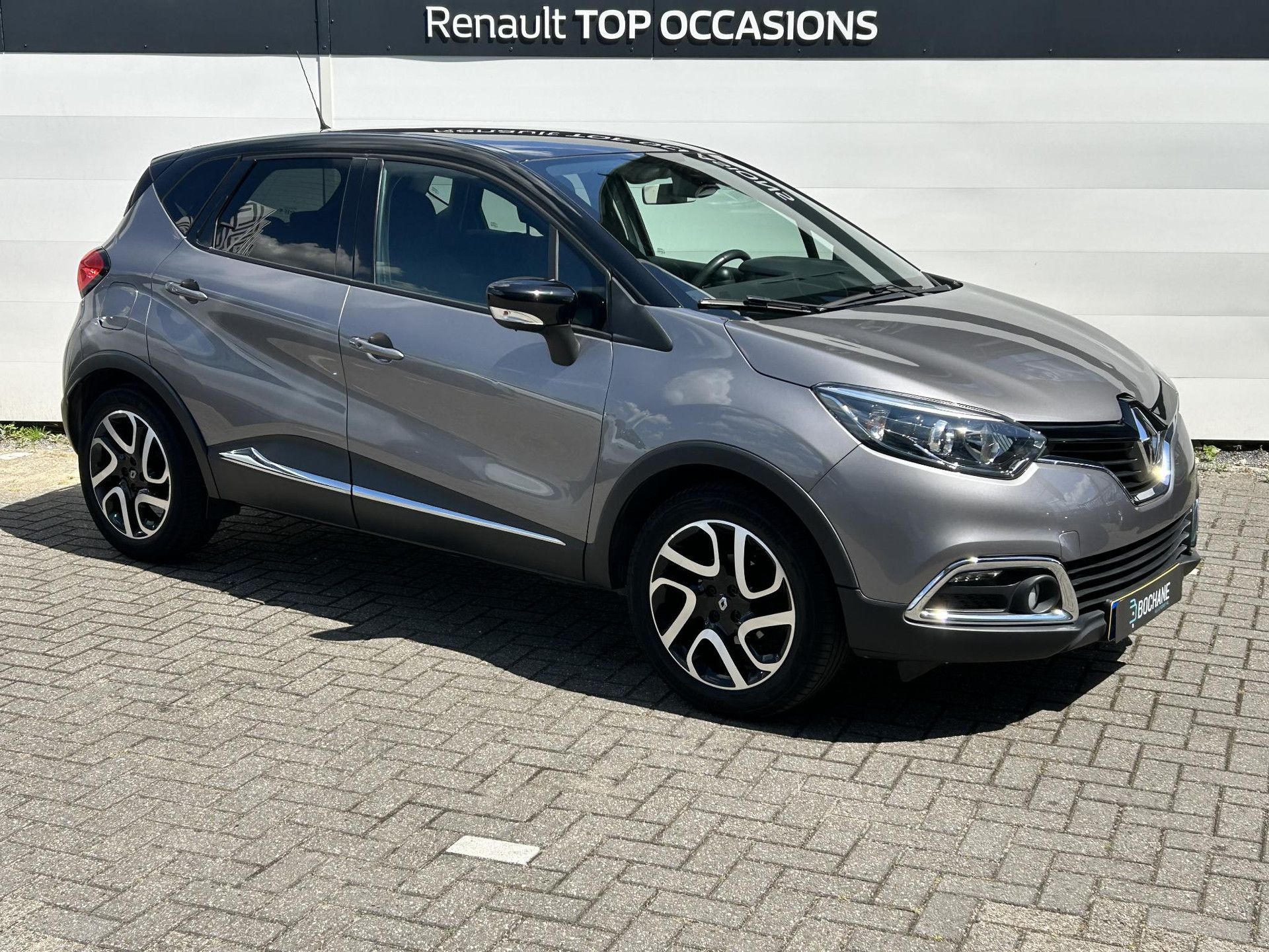 Renault Captur met kenteken 5-ZNV-34 – detailfoto