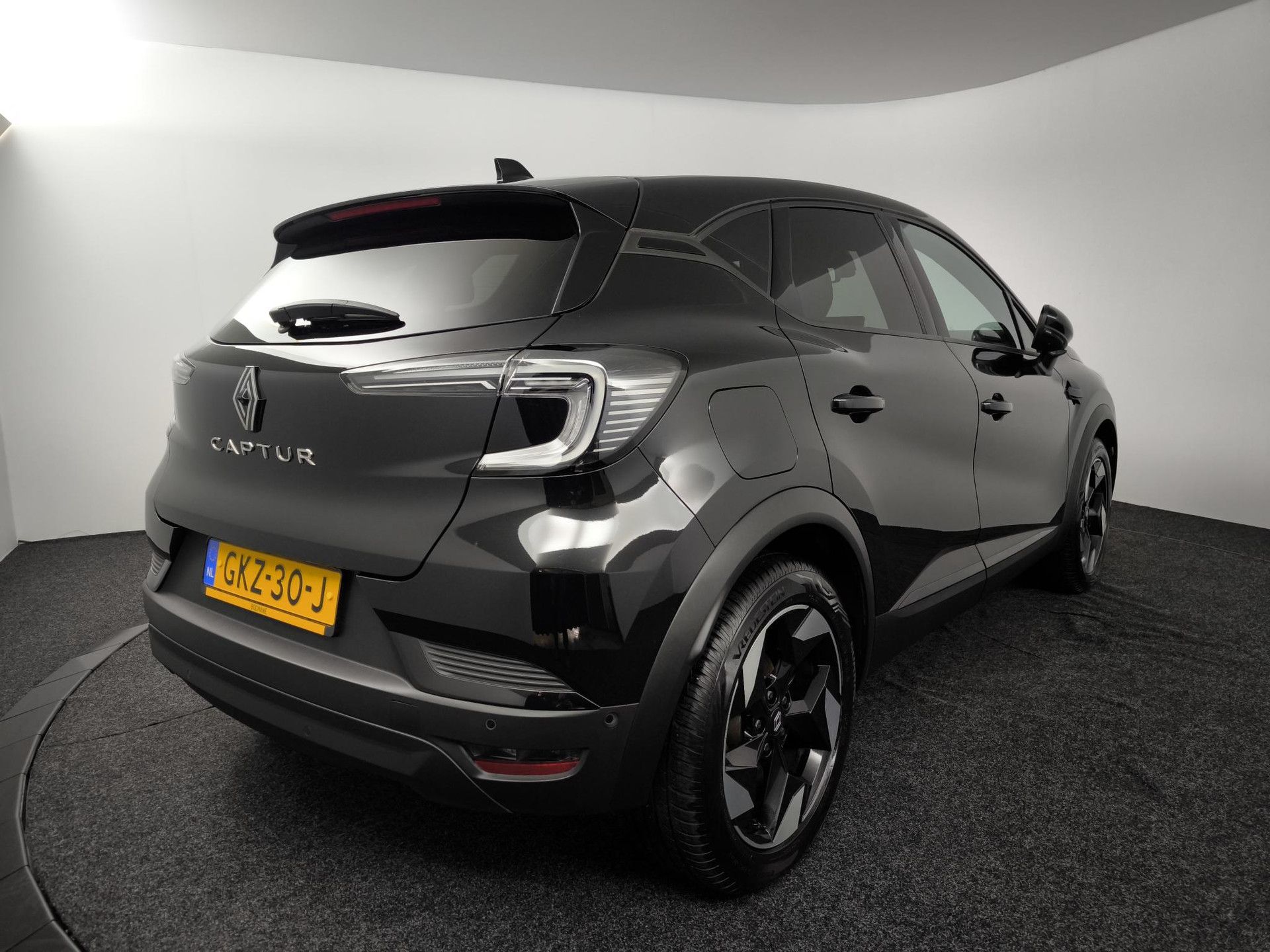 Renault Captur met kenteken GKZ-30-J – achteraanzicht
