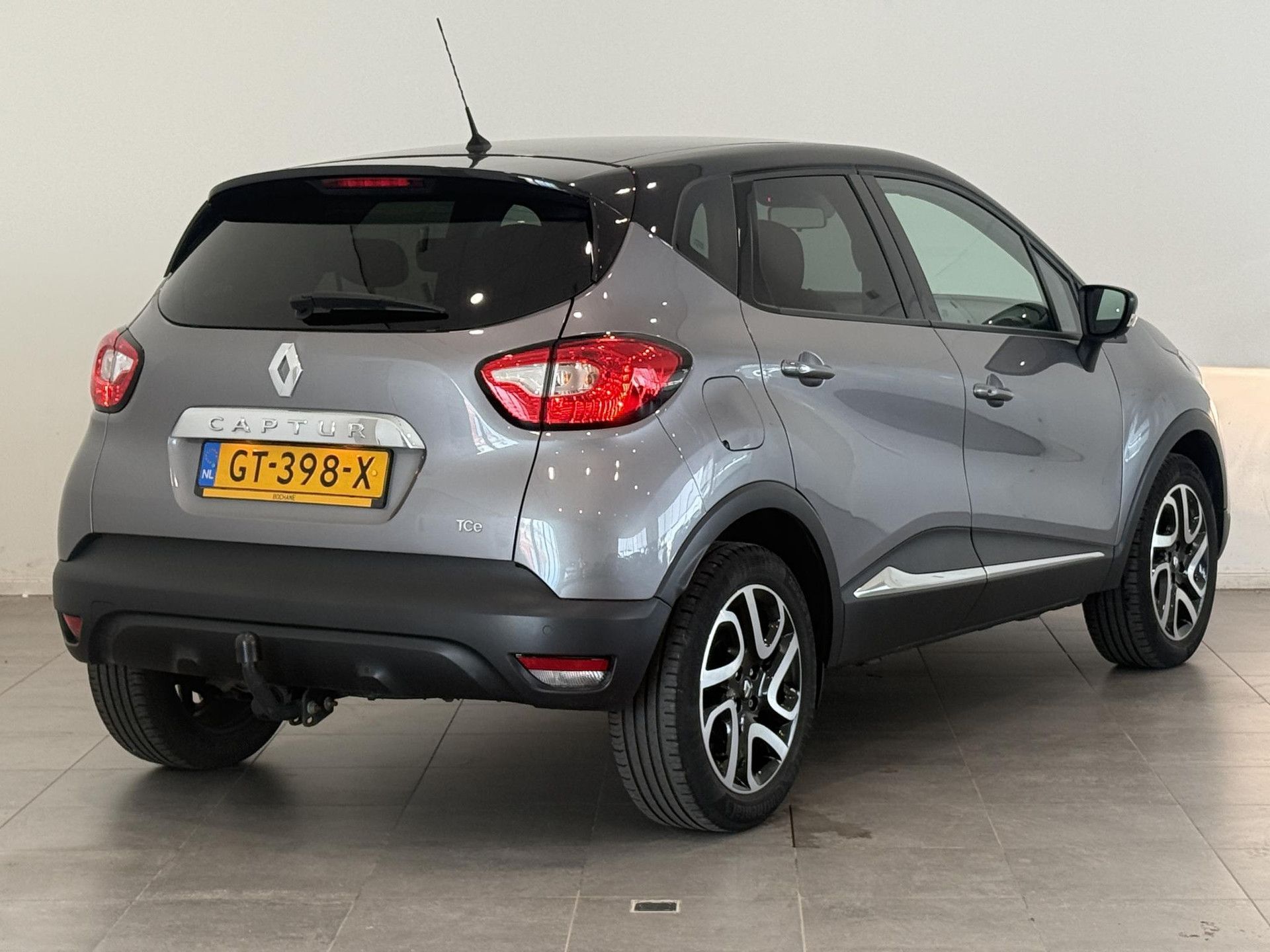 Renault Captur met kenteken GT-398-X – achteraanzicht