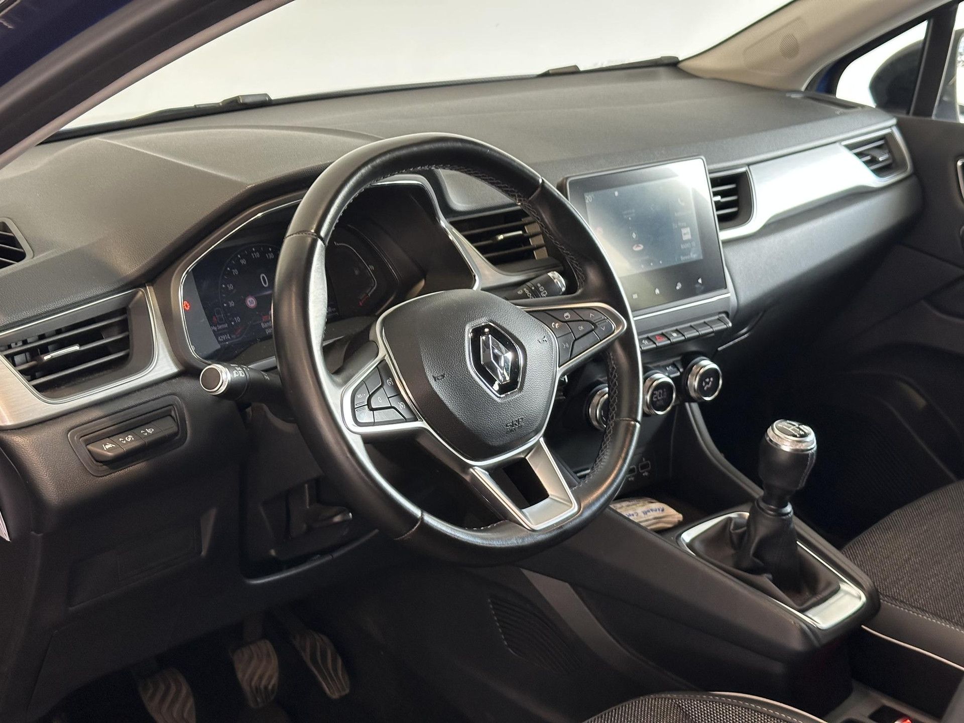 Renault Captur met kenteken H-184-LS – interieur