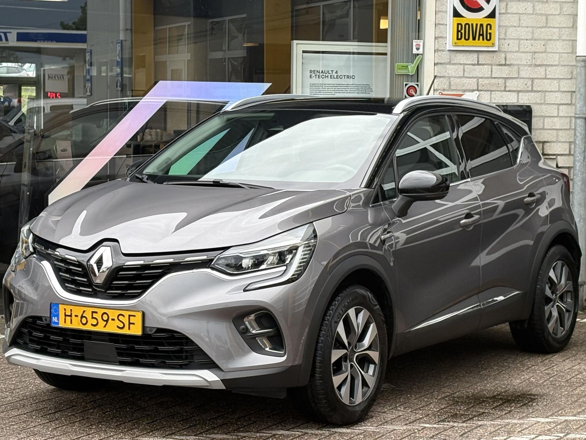 Renault Captur met kenteken H-659-SF – achteraanzicht