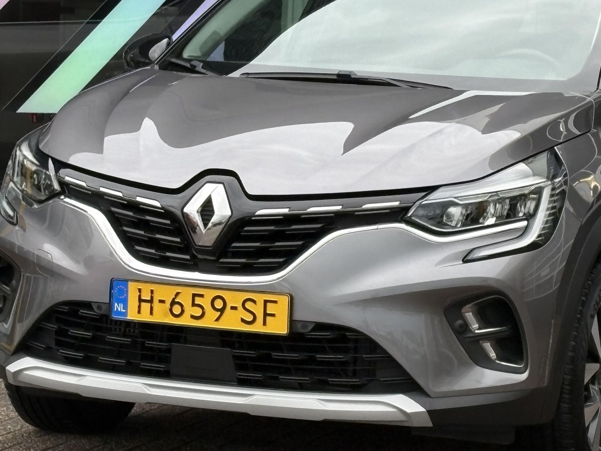Renault Captur met kenteken H-659-SF – detailfoto
