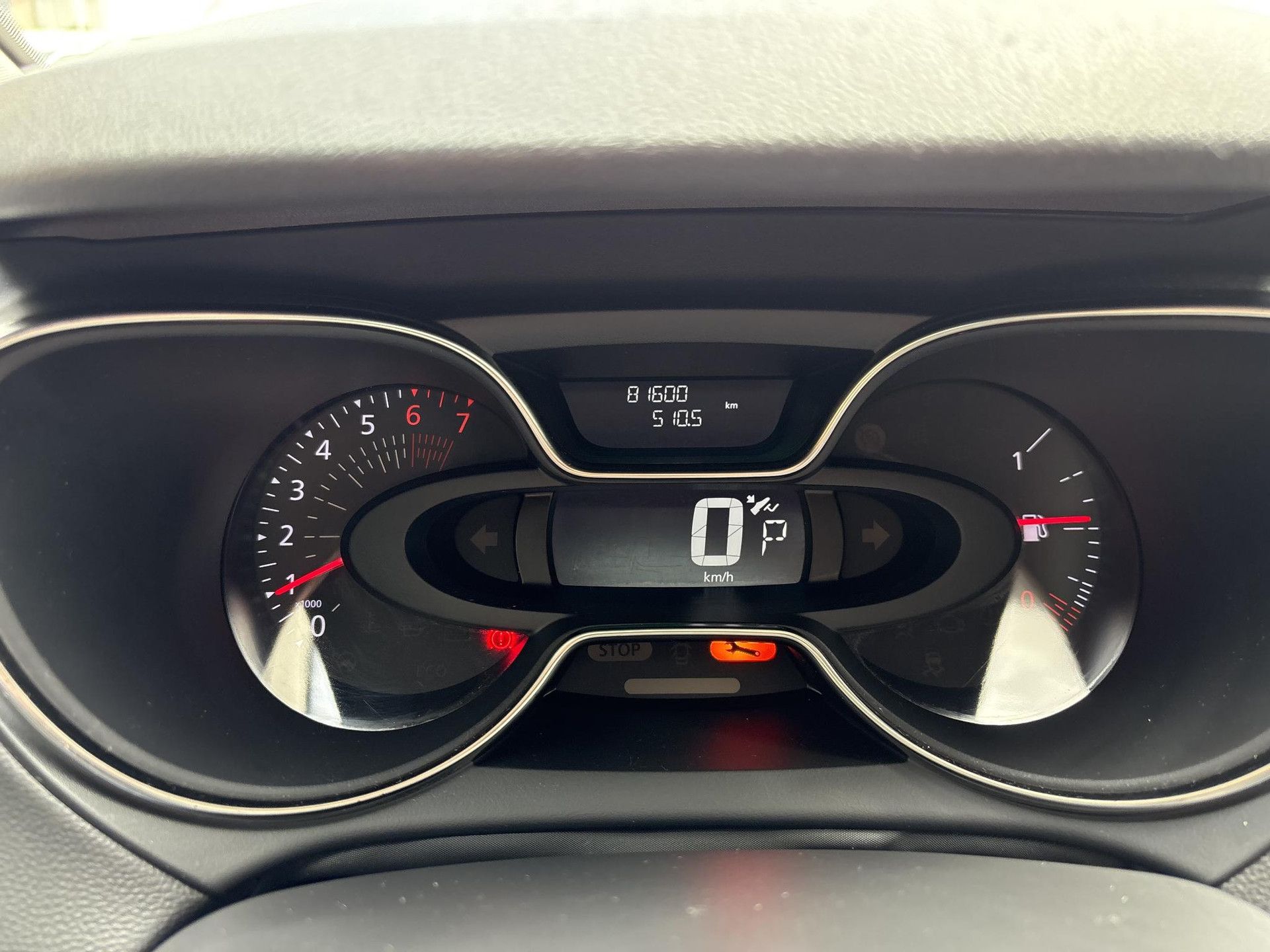 Renault Captur met kenteken H-693-XV – dashboard