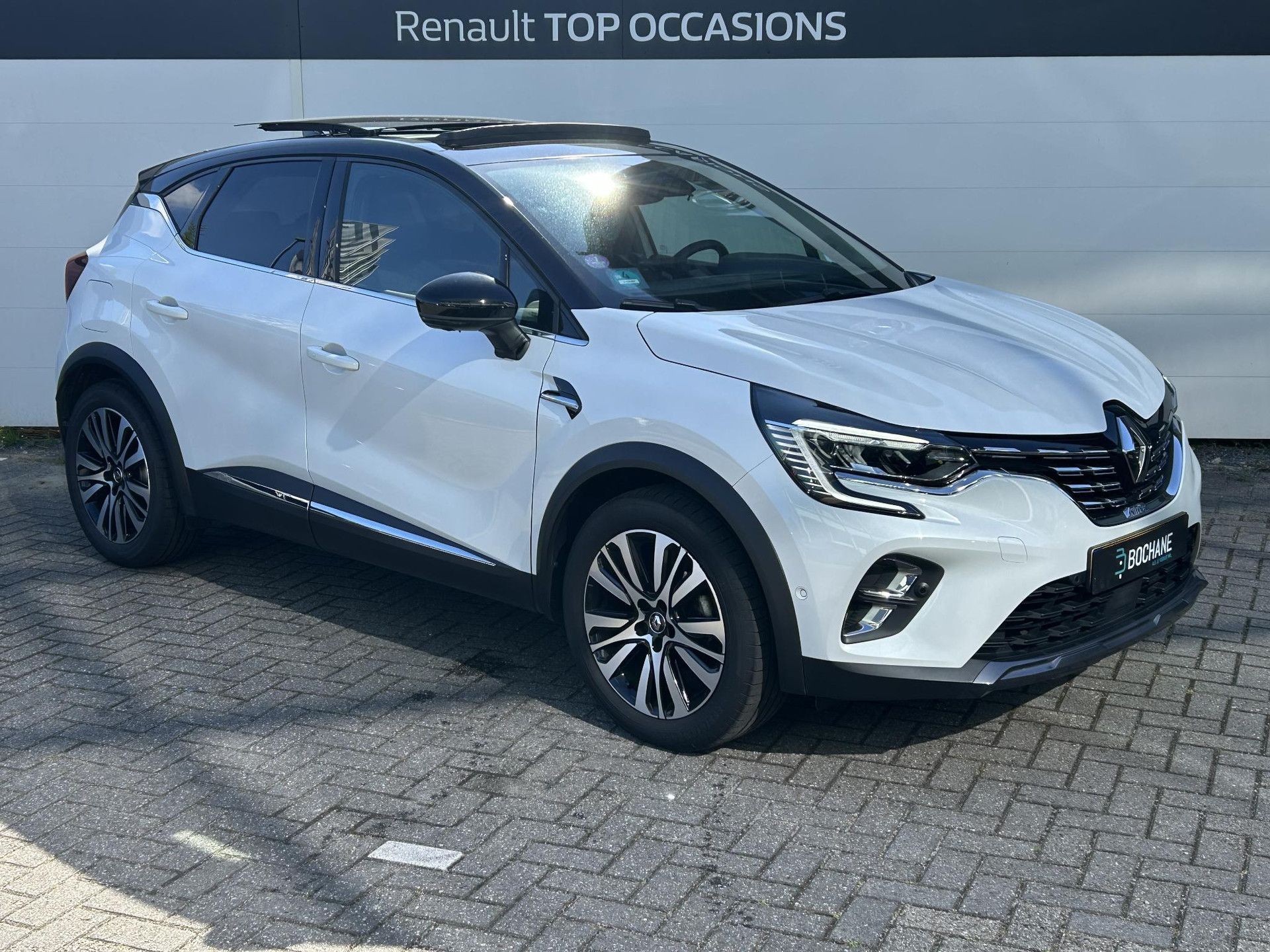Renault Captur met kenteken J-302-BP – detailfoto