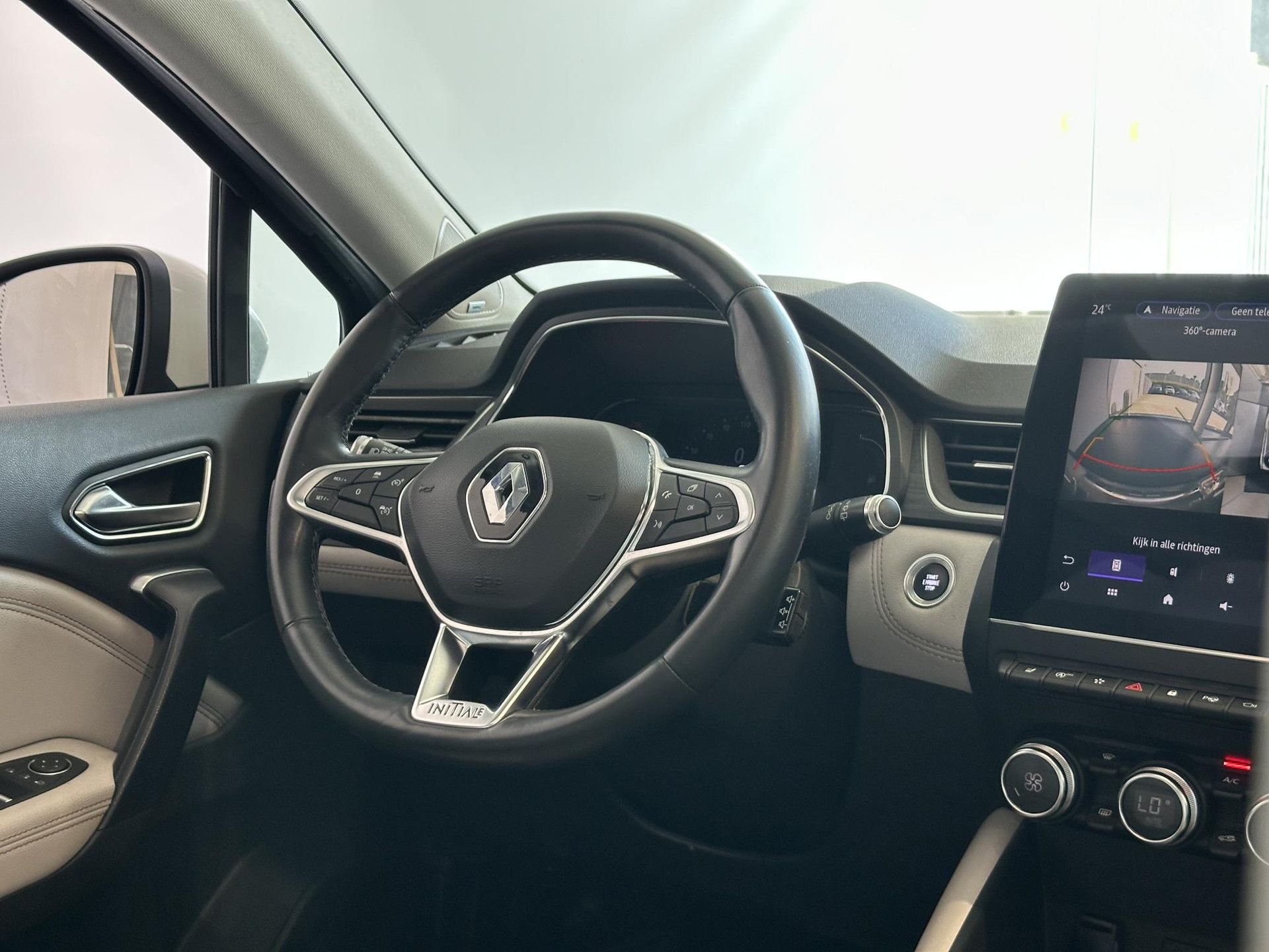 Renault Captur met kenteken J-960-DS – interieur