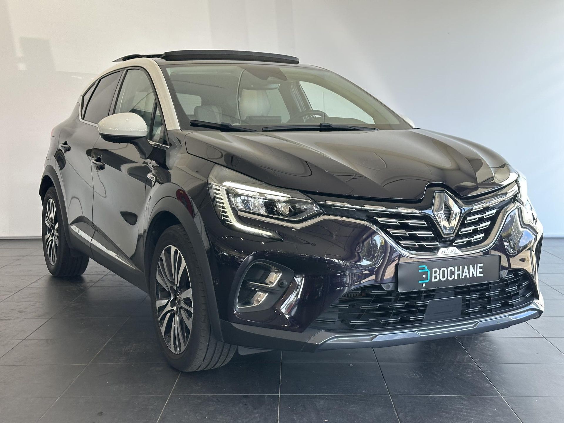 Renault Captur met kenteken J-960-DS – detailfoto