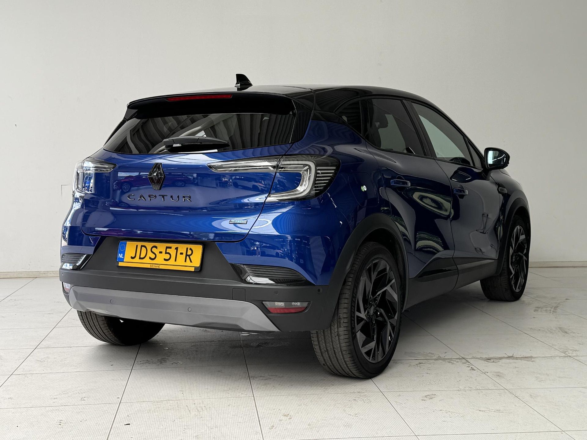 Renault Captur met kenteken JDS-51-R – achteraanzicht