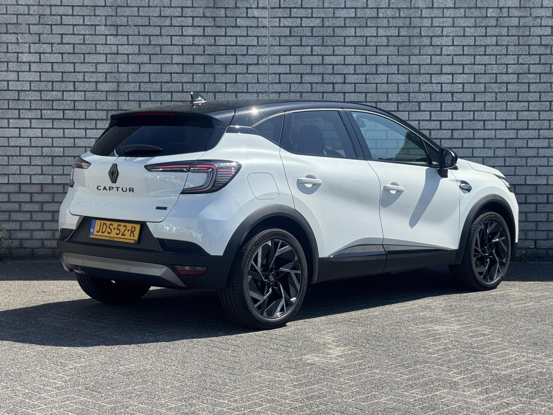 Renault Captur met kenteken JDS-52-R – achteraanzicht