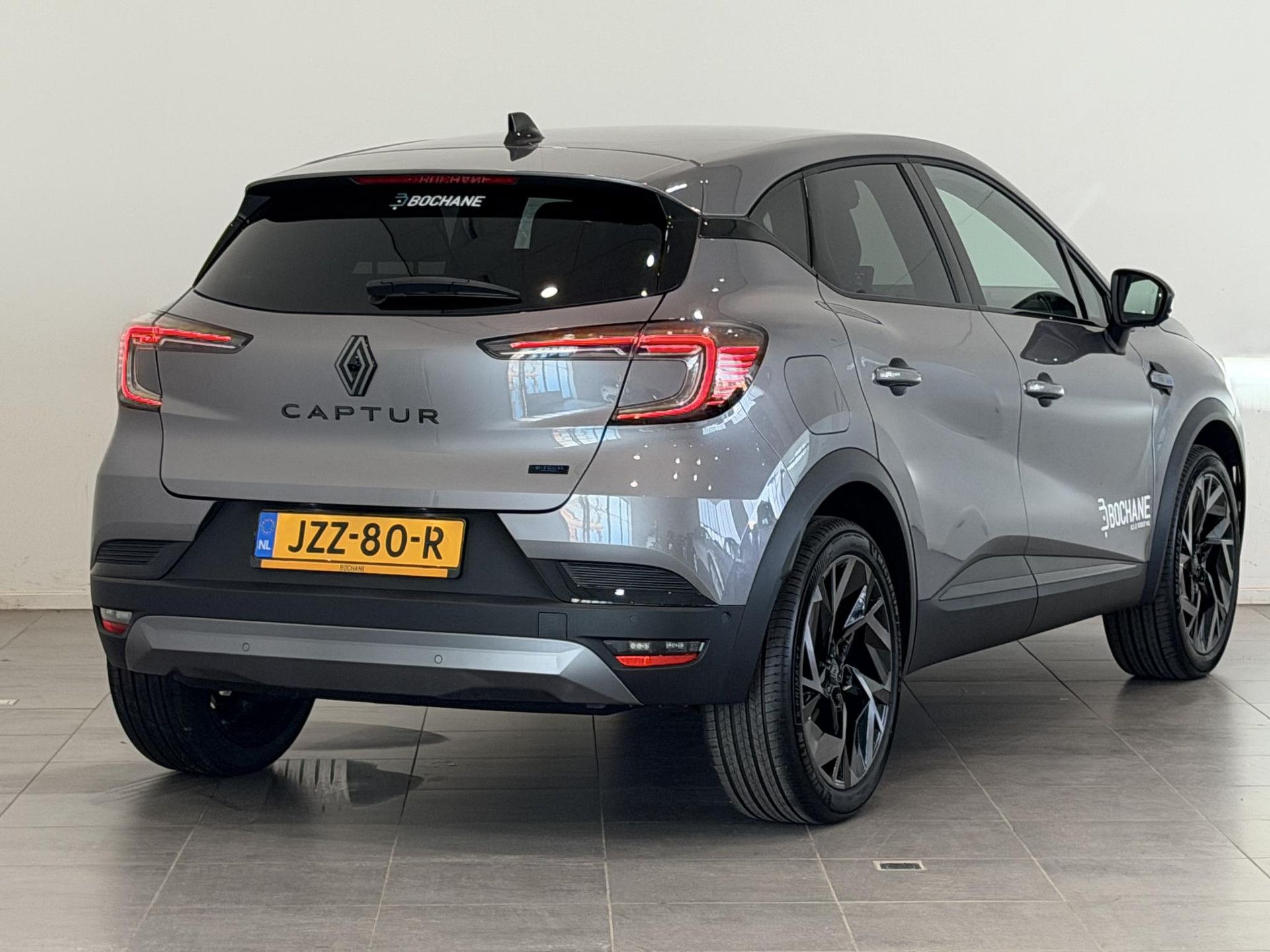 Renault Captur met kenteken JZZ-80-R – achteraanzicht