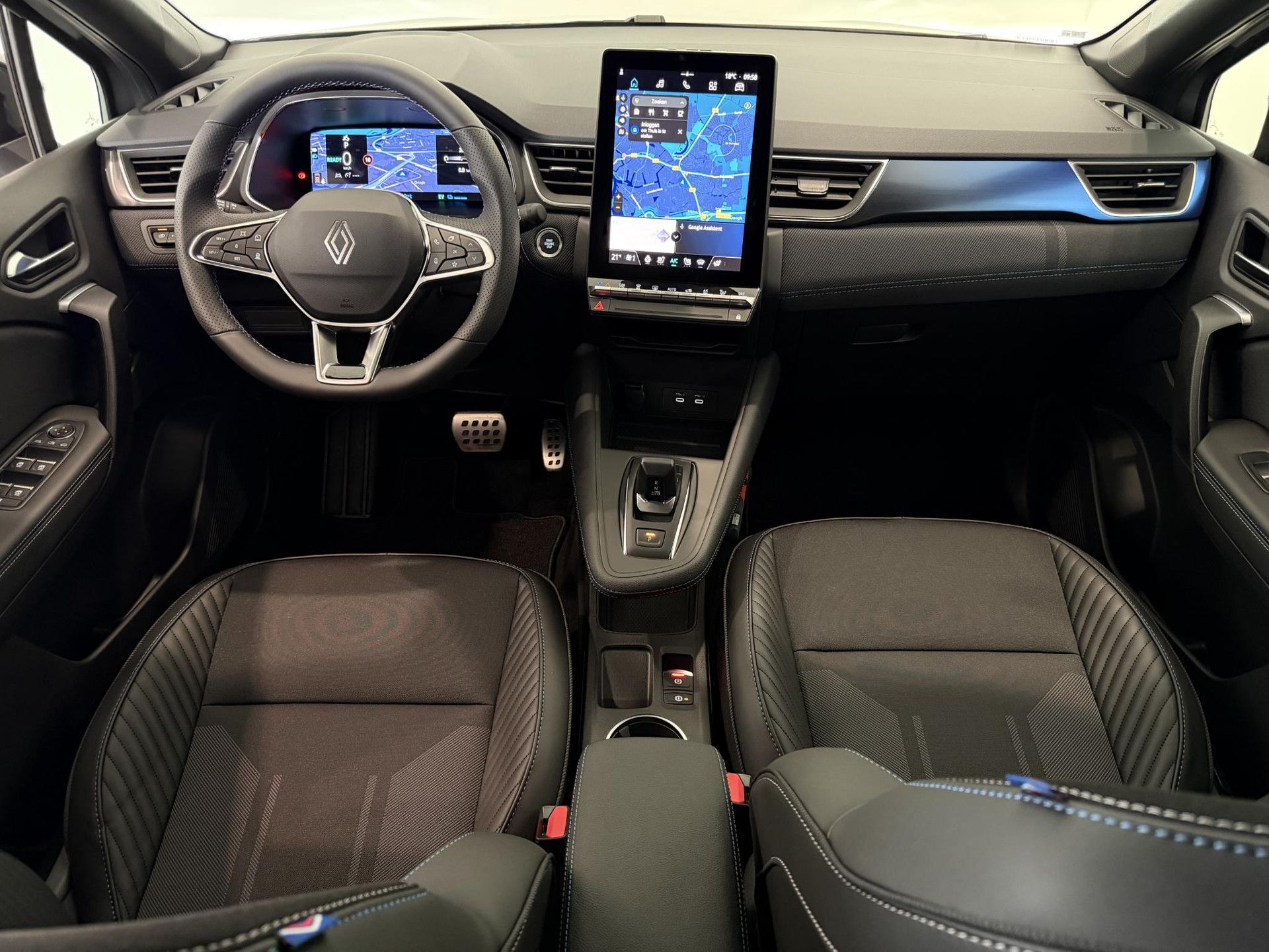 Renault Captur met kenteken JZZ-80-R – interieur