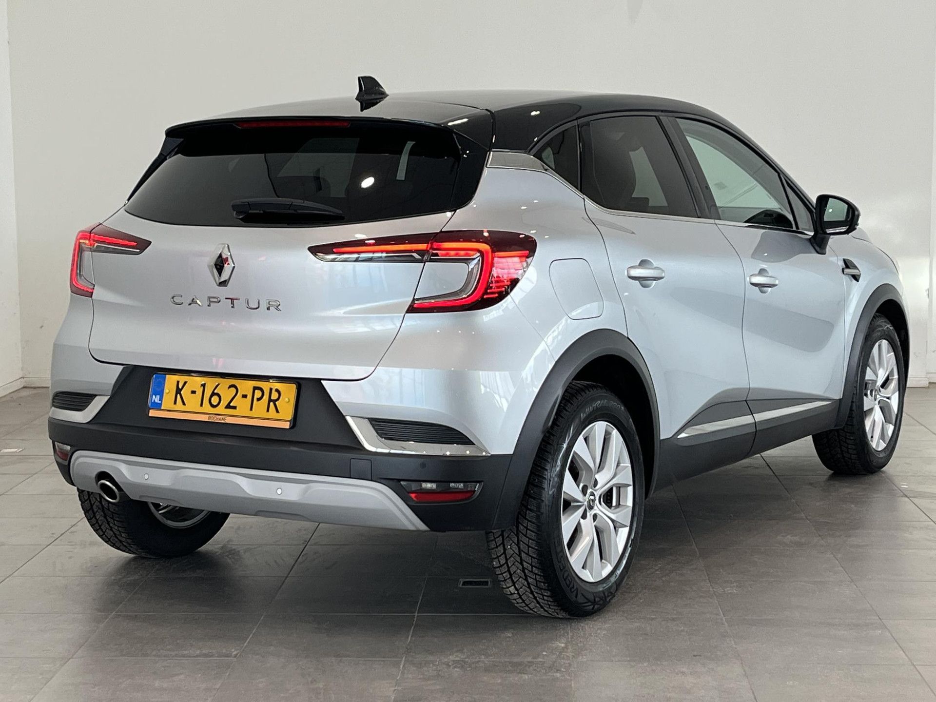 Renault Captur met kenteken K-162-PR – achteraanzicht