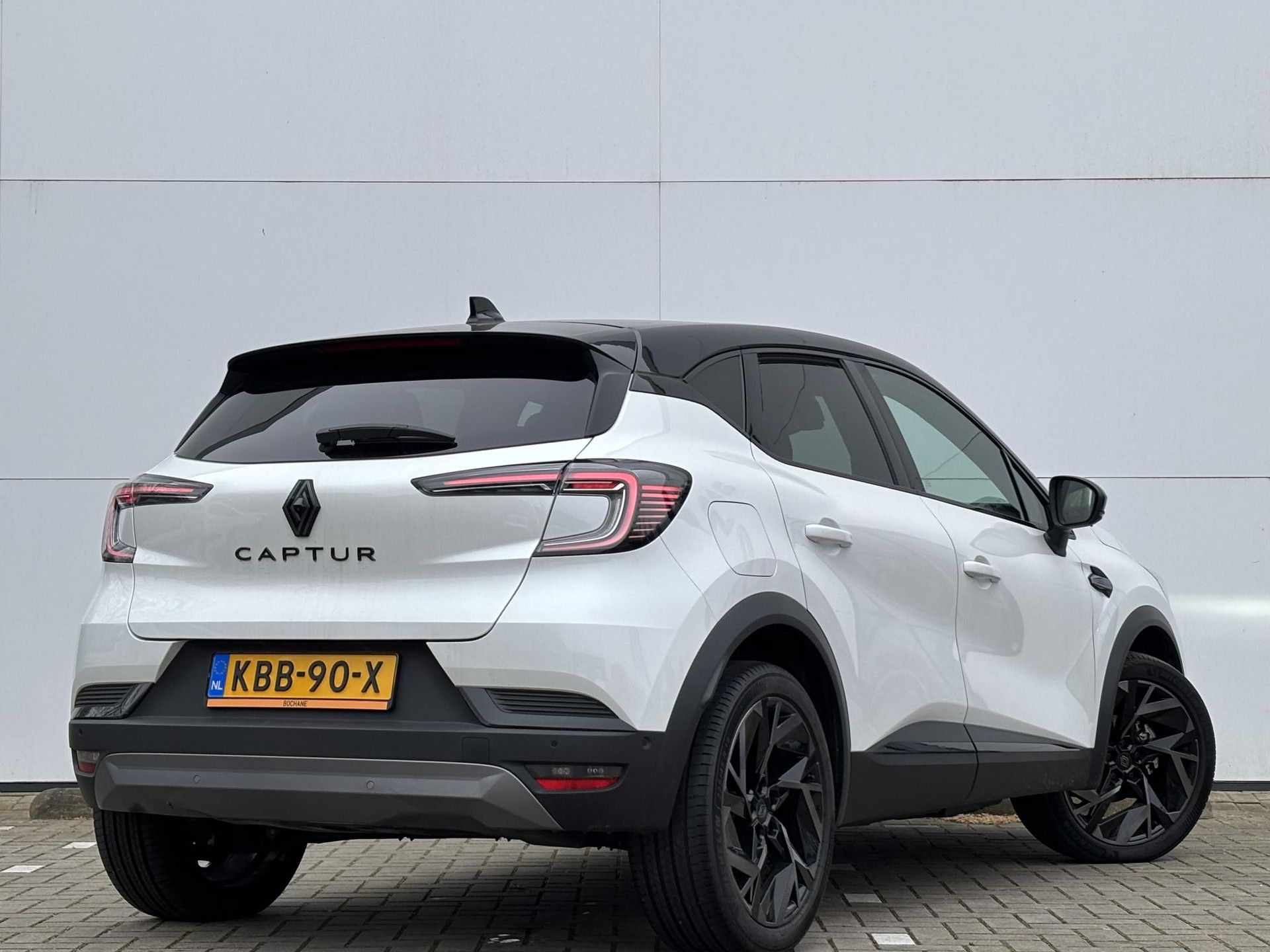 Renault Captur met kenteken KBB-90-X – achteraanzicht