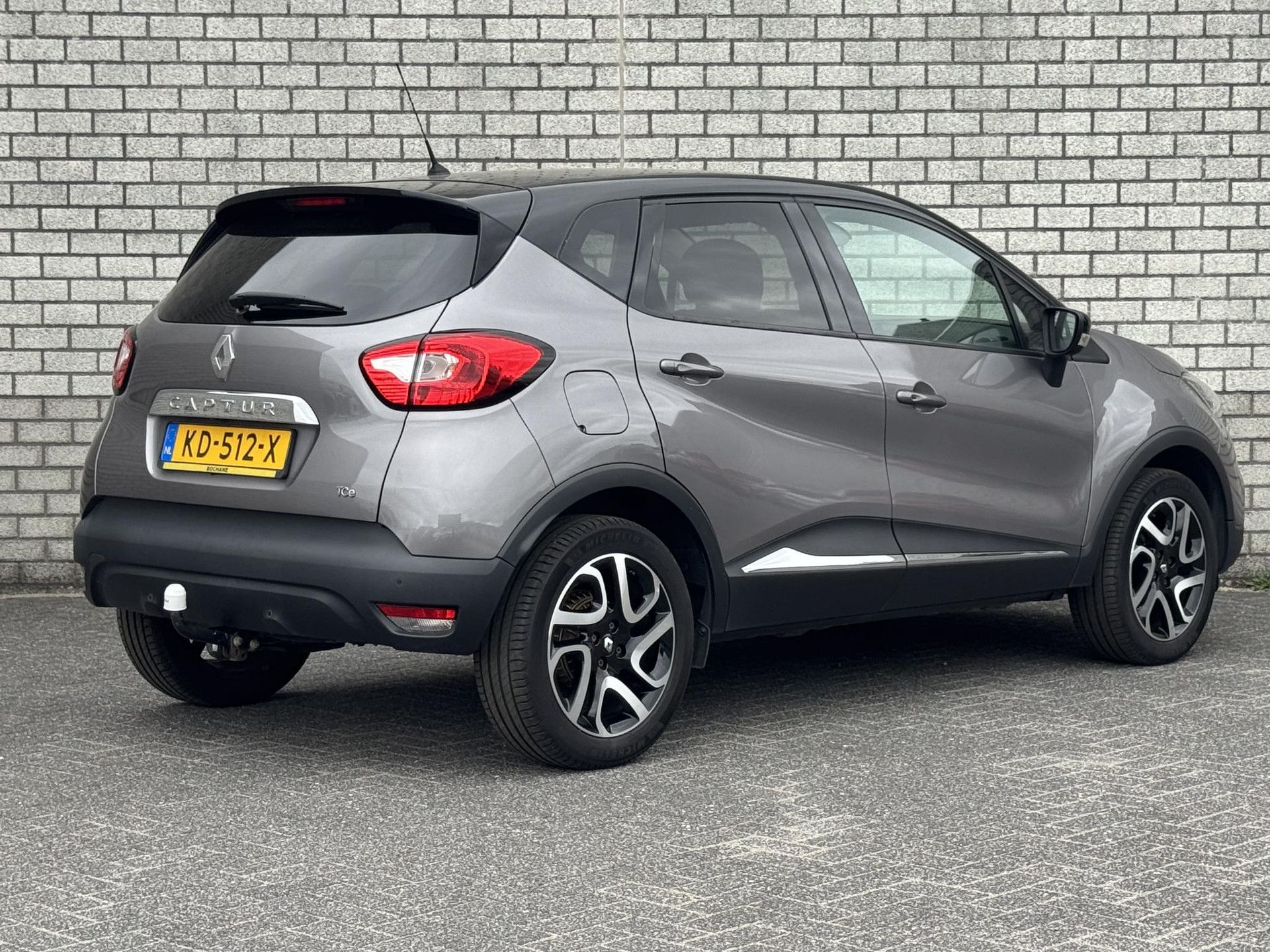Renault Captur met kenteken KD-512-X – achteraanzicht