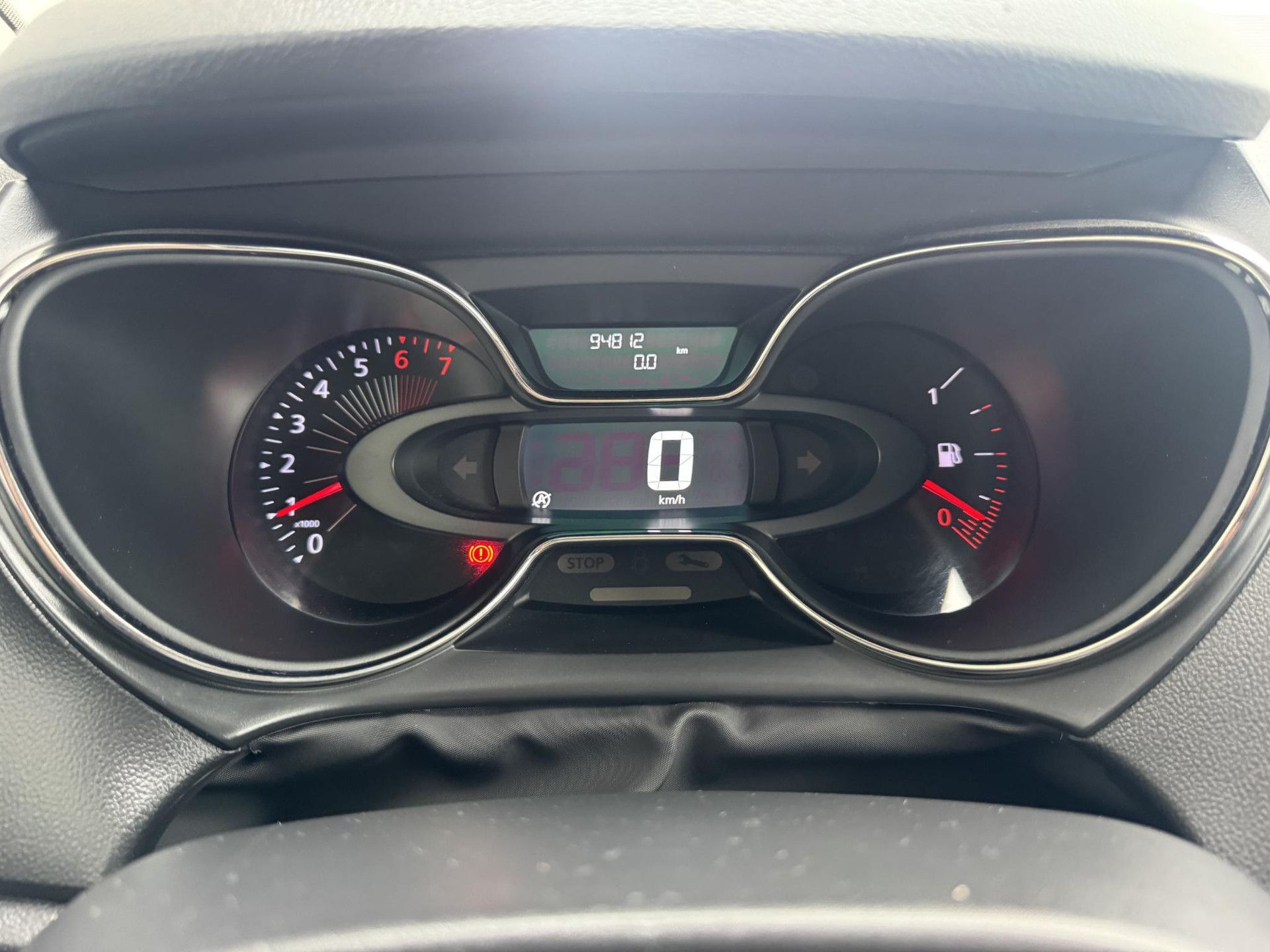 Renault Captur met kenteken KD-512-X – dashboard