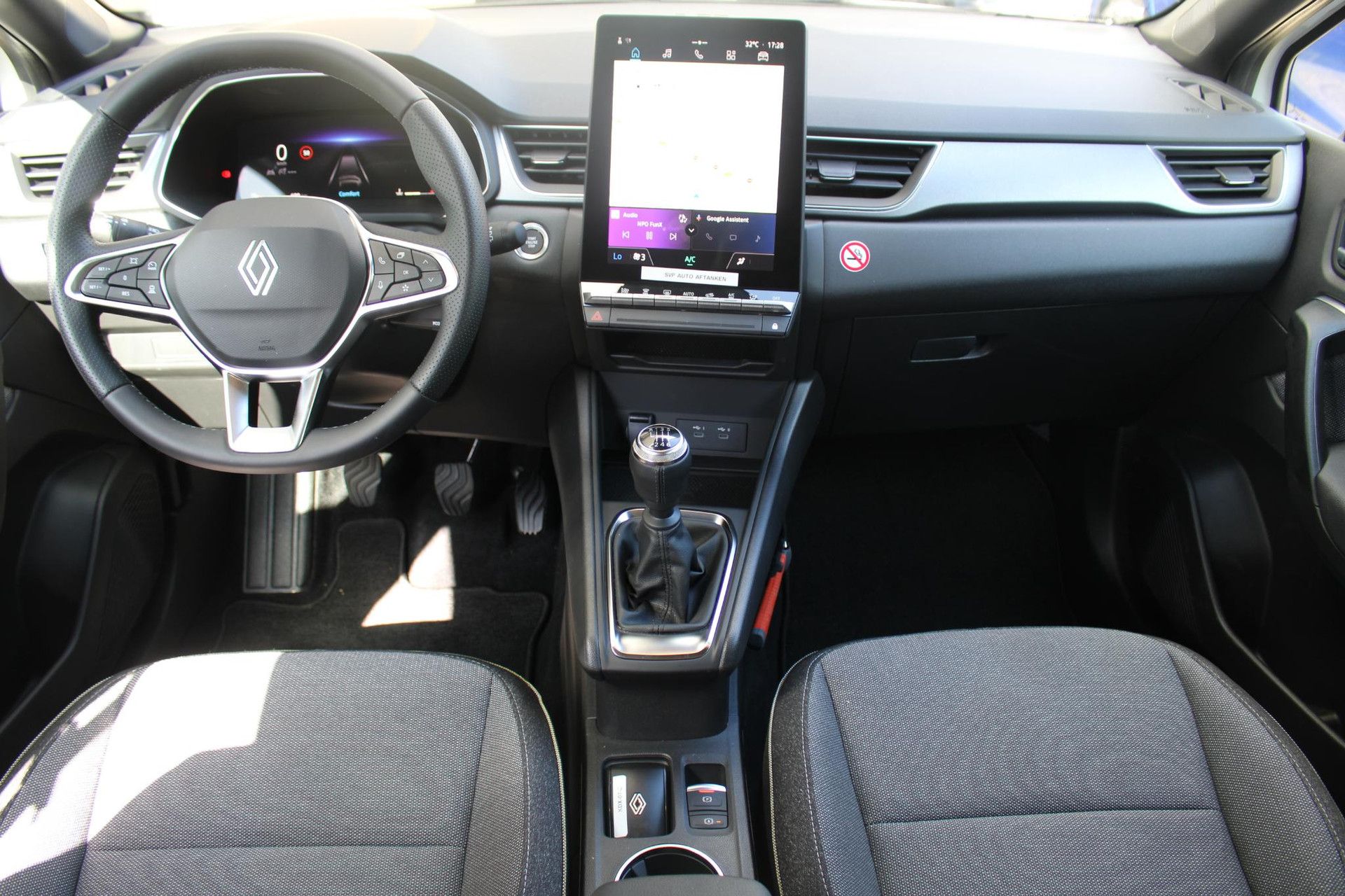 Renault Captur met kenteken KDX-07-Z – interieur