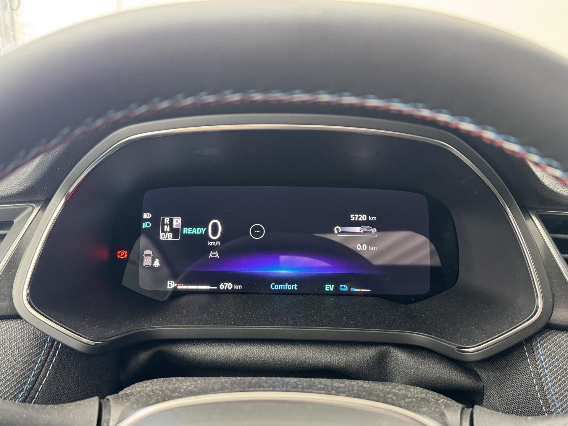 Renault Captur met kenteken KDX-78-X – dashboard