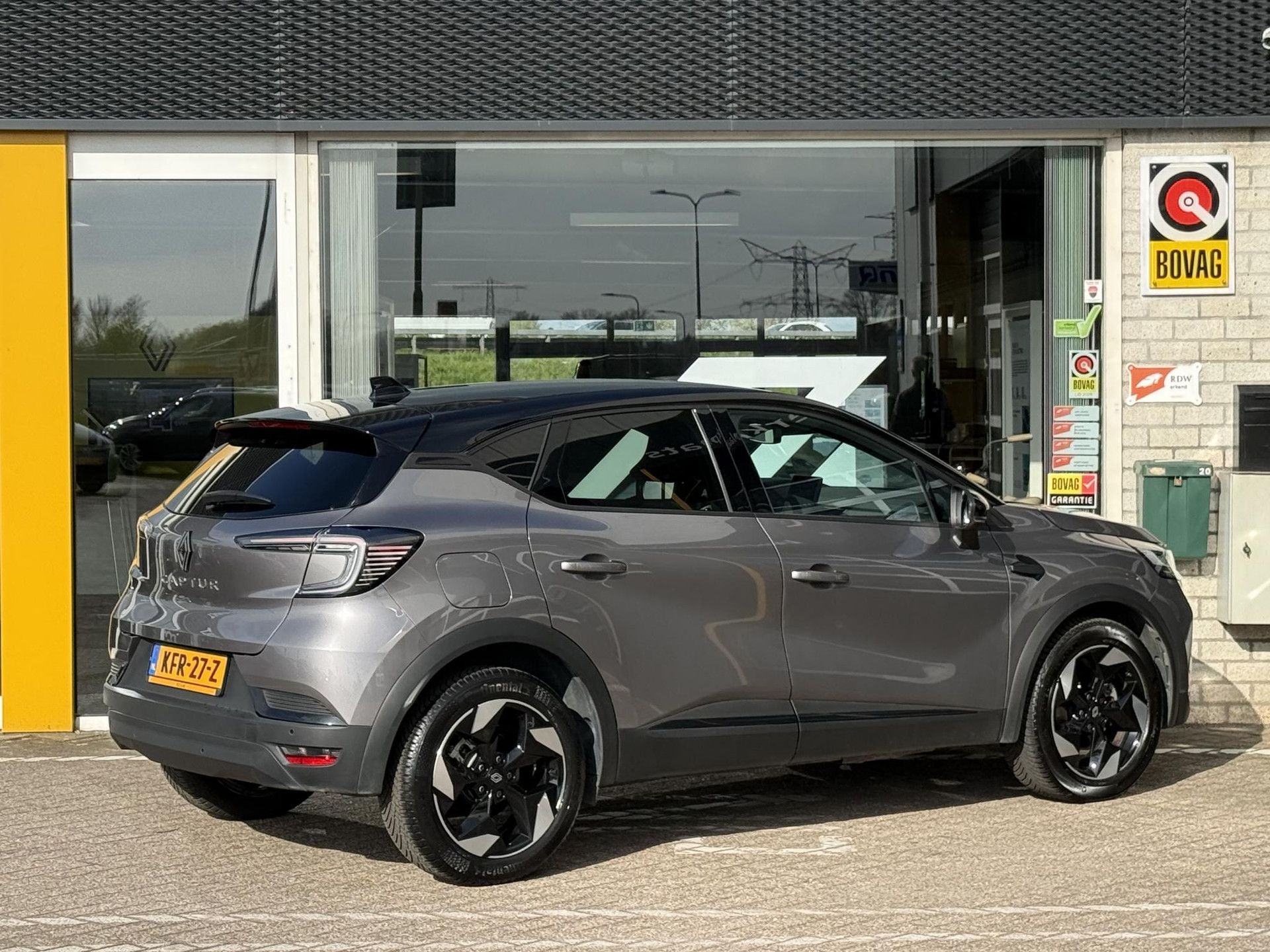 Renault Captur met kenteken KFR-27-Z – achteraanzicht