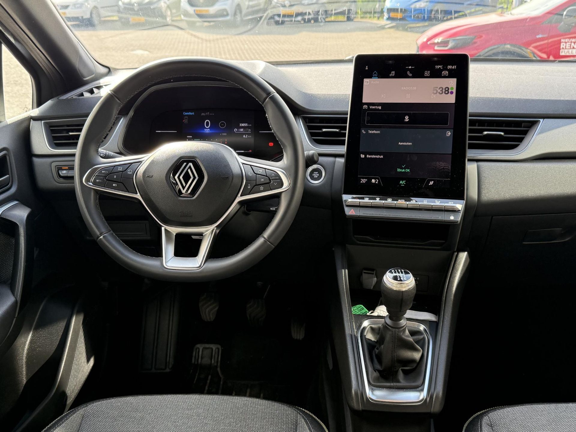 Renault Captur met kenteken KFR-27-Z – interieur
