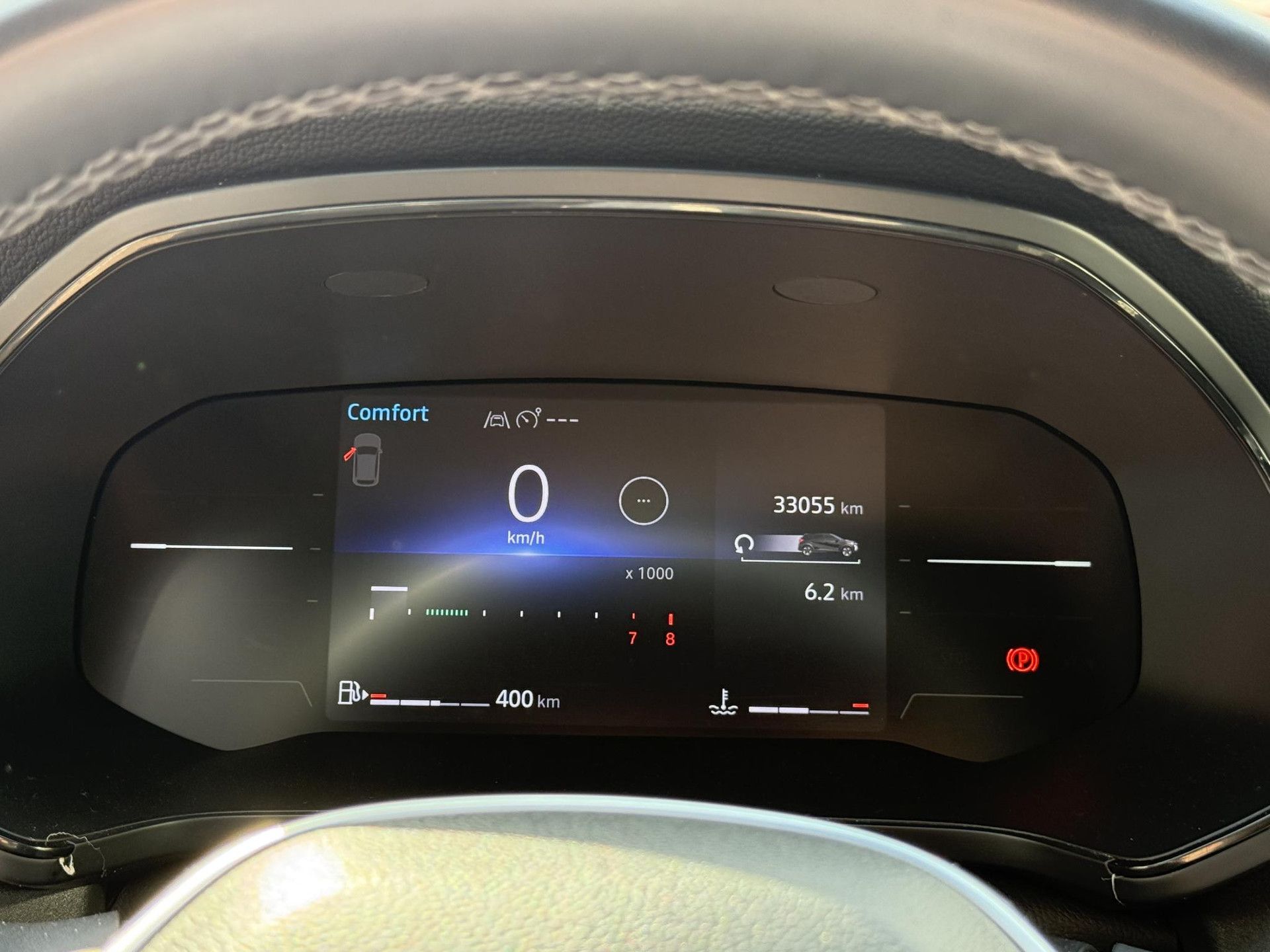 Renault Captur met kenteken KFR-27-Z – dashboard