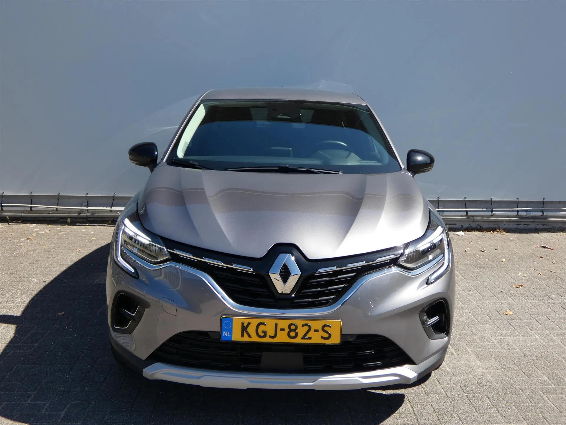 Renault Captur met kenteken KGJ-82-S – achteraanzicht