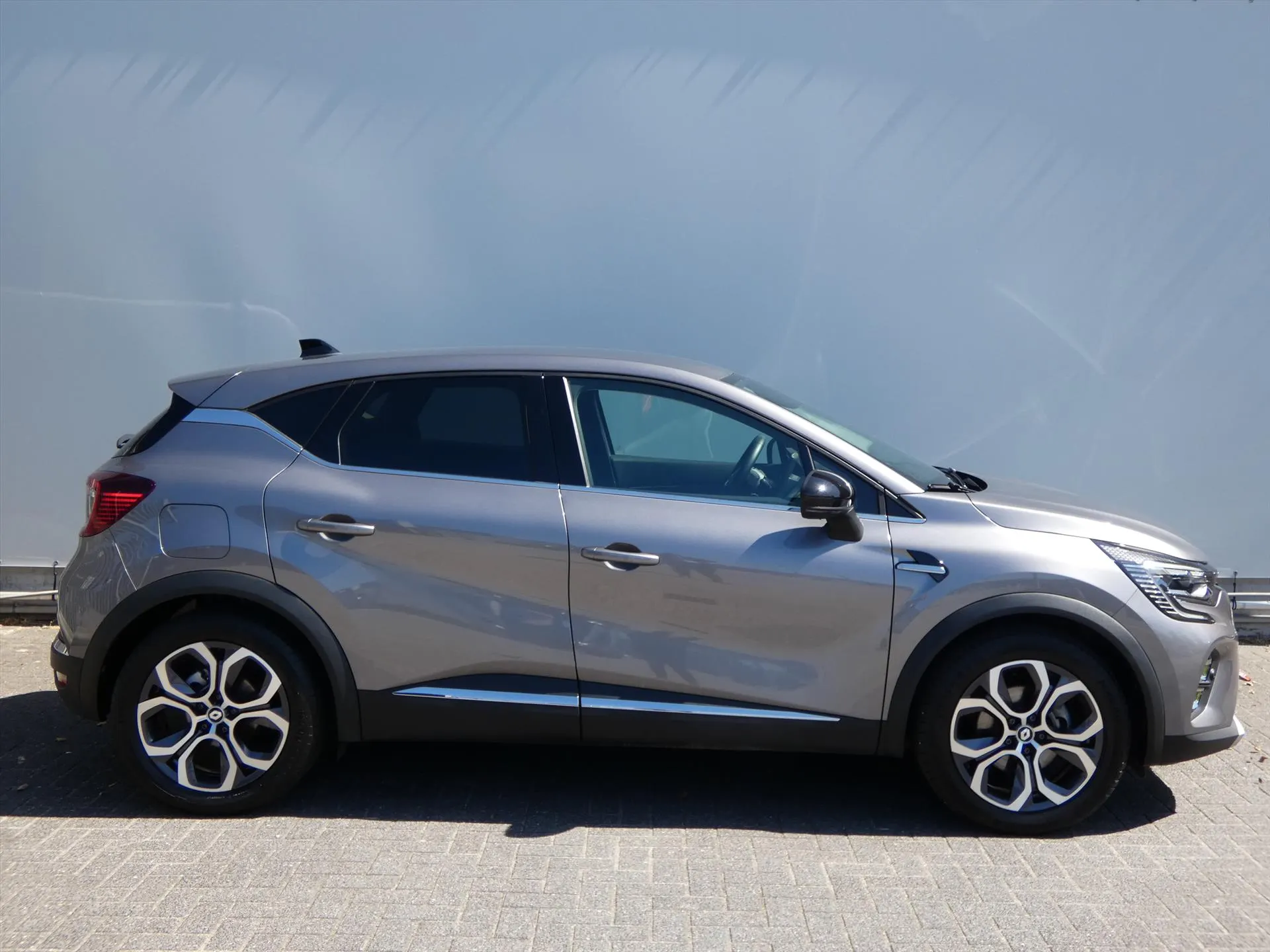 Renault Captur met kenteken KGJ-82-S – dashboard