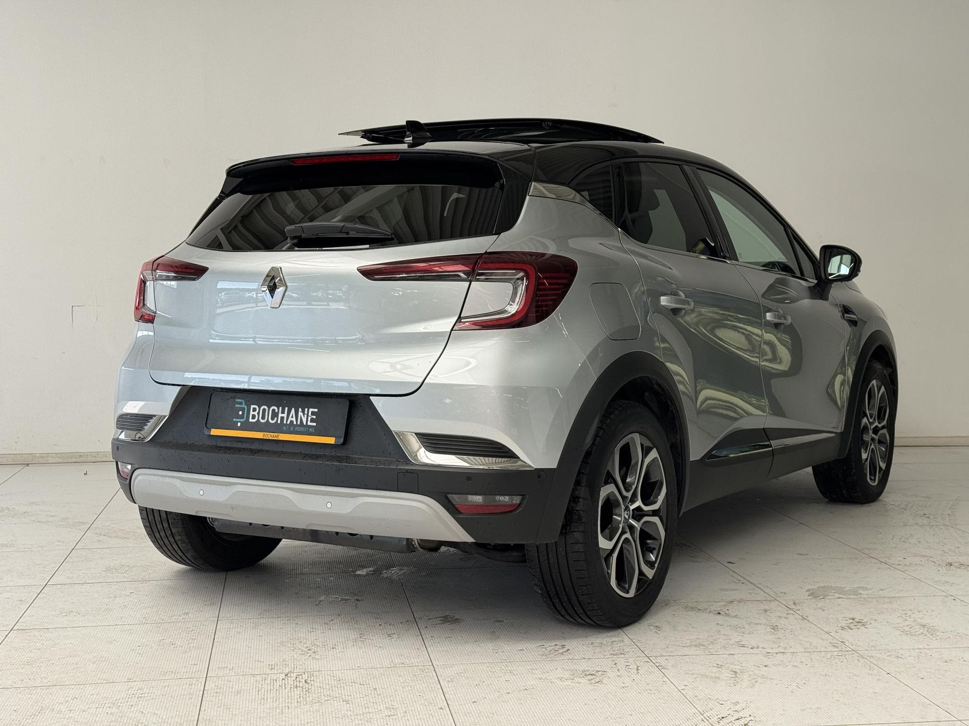 Renault Captur met kenteken KNL-01-S – achteraanzicht