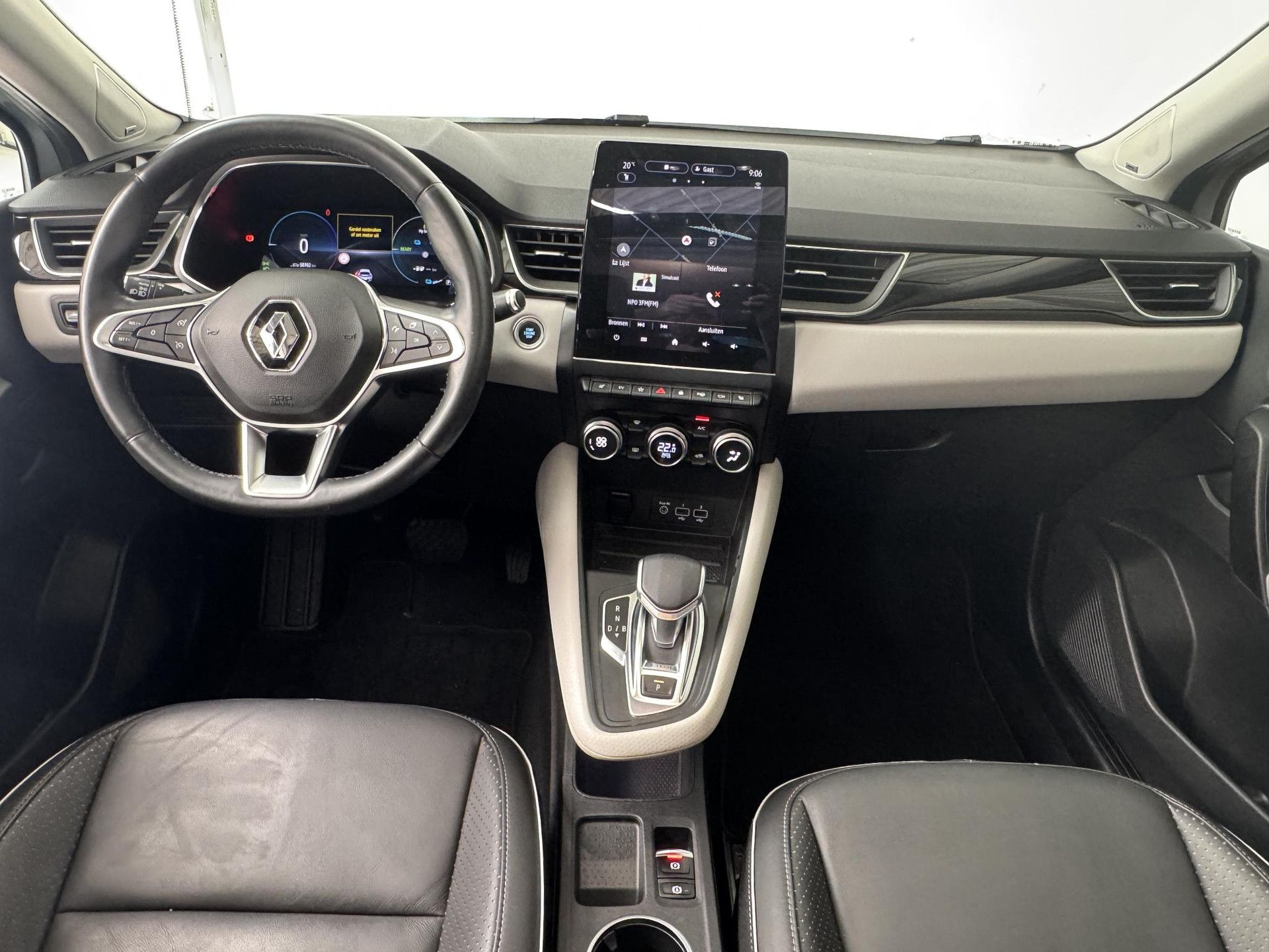 Renault Captur met kenteken KNL-01-S – interieur