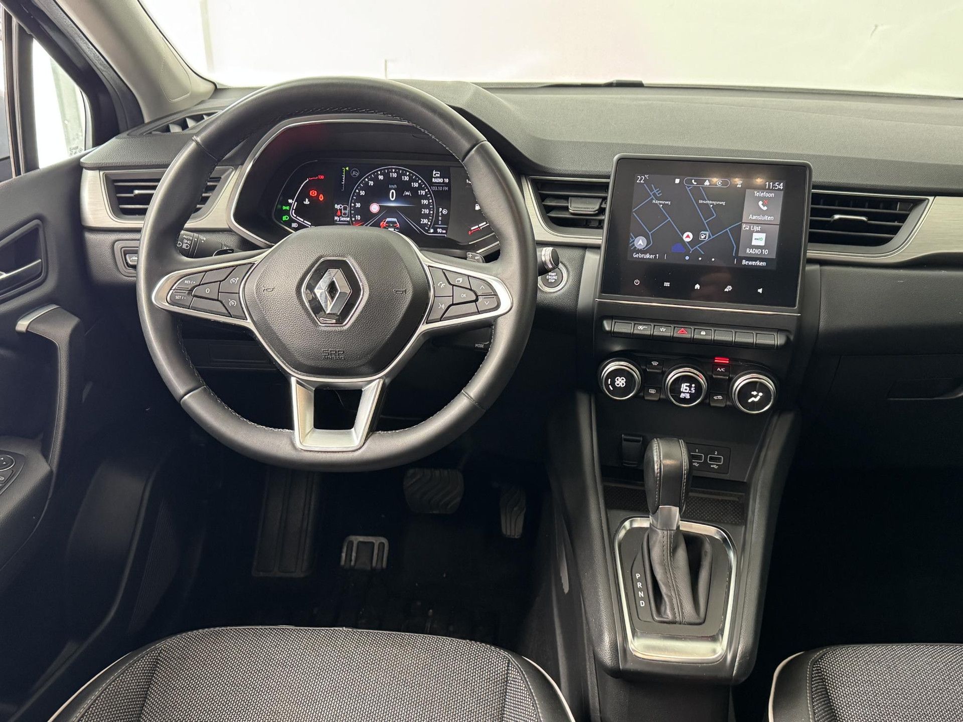 Renault Captur met kenteken KPL-82-N – interieur