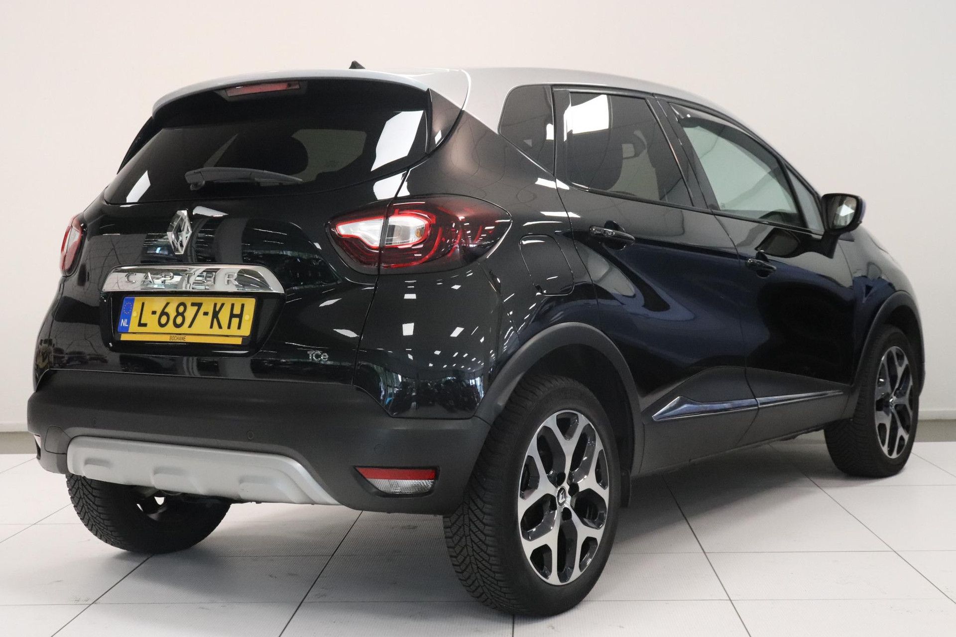 Renault Captur met kenteken L-687-KH – achteraanzicht