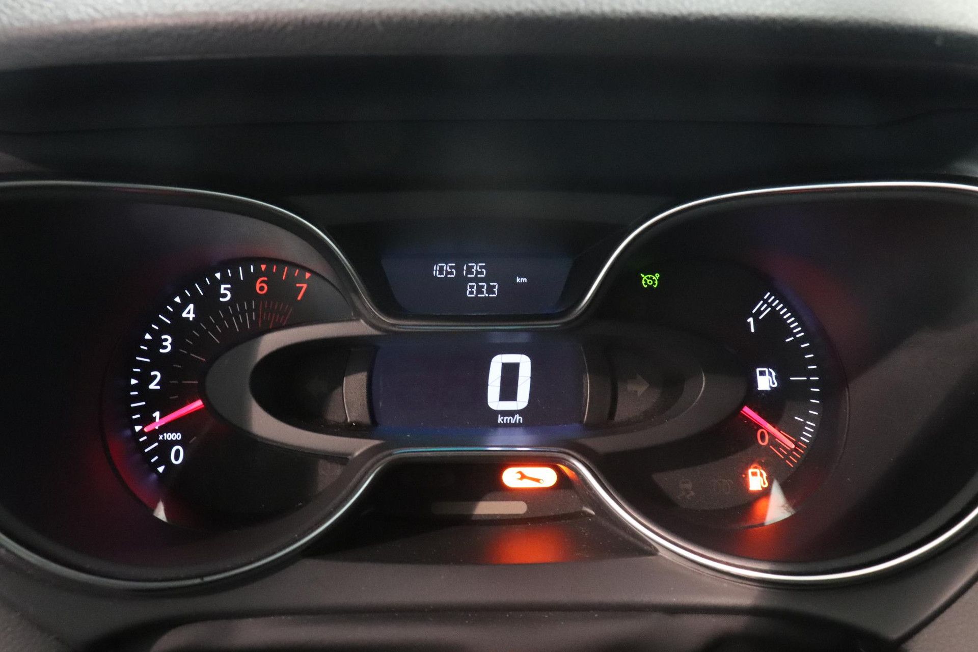 Renault Captur met kenteken L-687-KH – dashboard