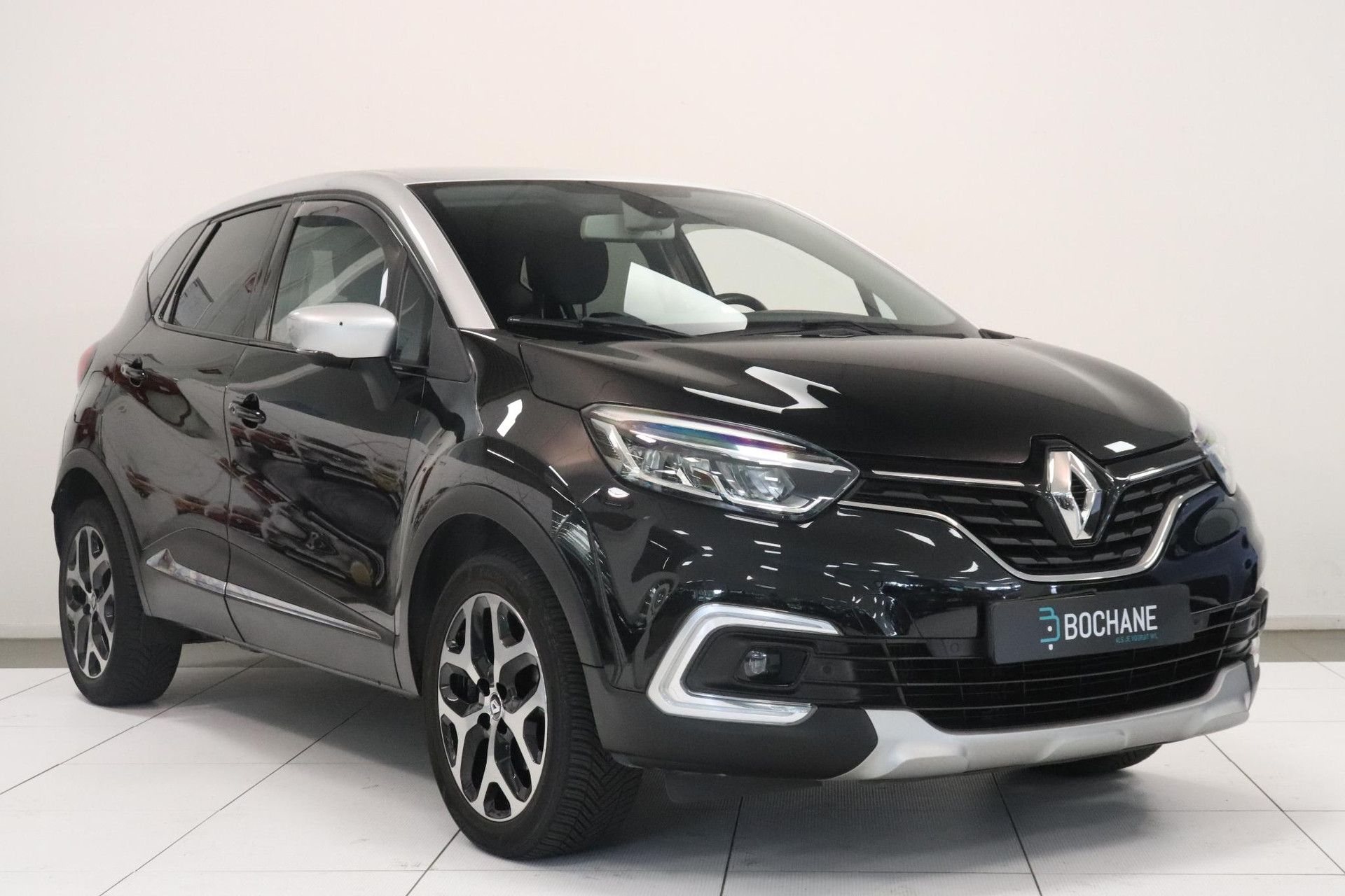 Renault Captur met kenteken L-687-KH – detailfoto