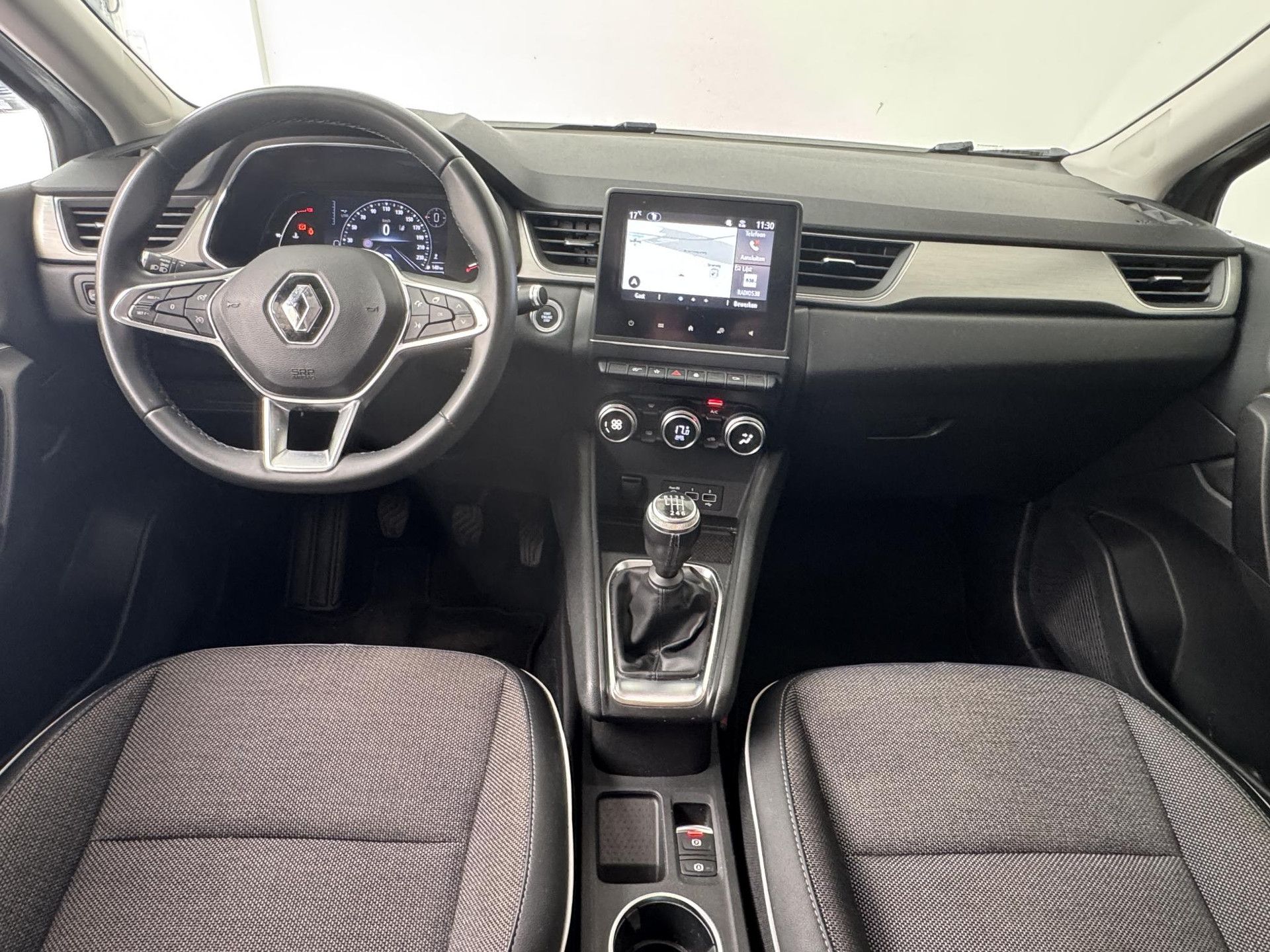 Renault Captur met kenteken L-955-PD – interieur