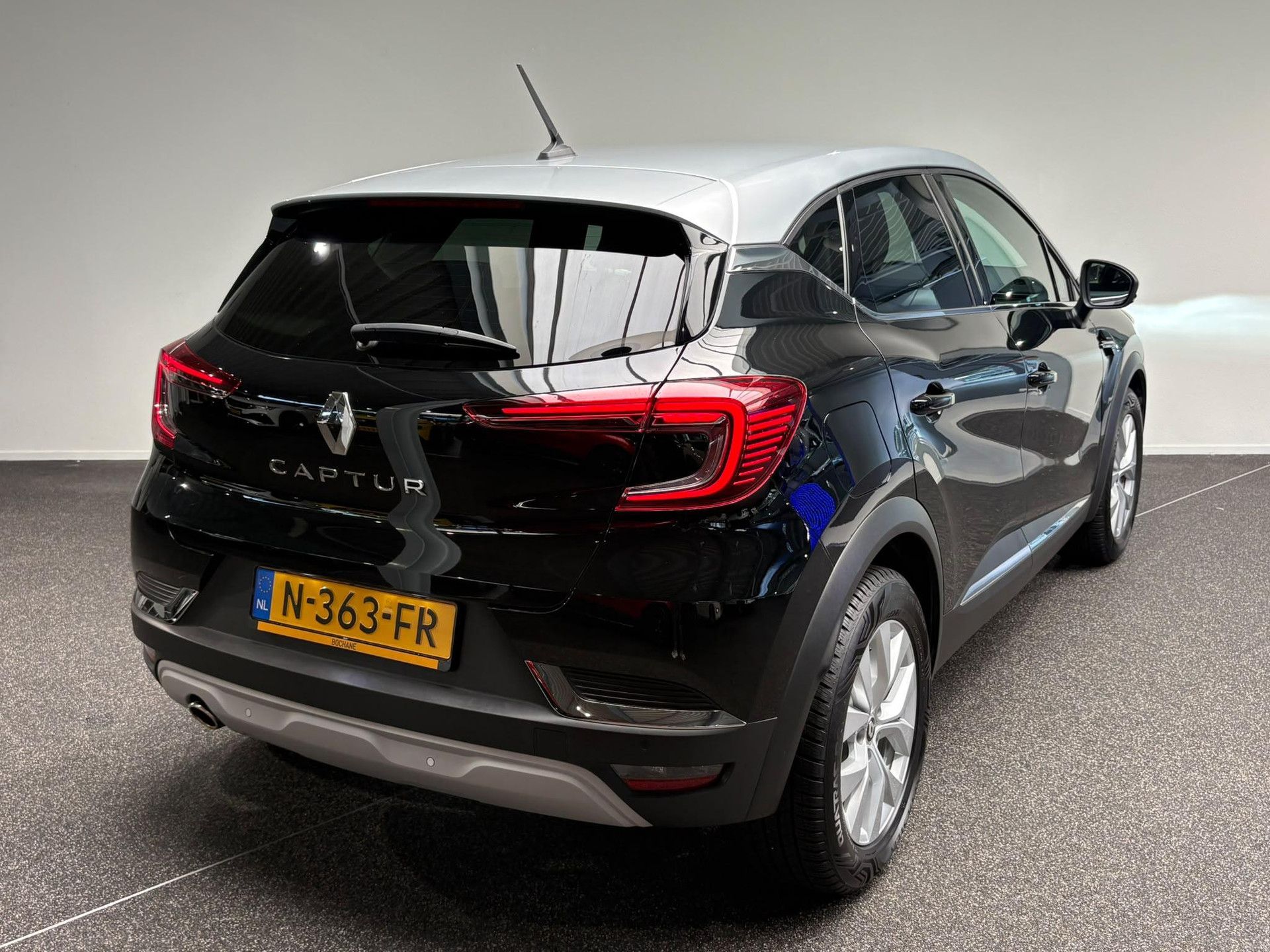 Renault Captur met kenteken N-363-FR – achteraanzicht