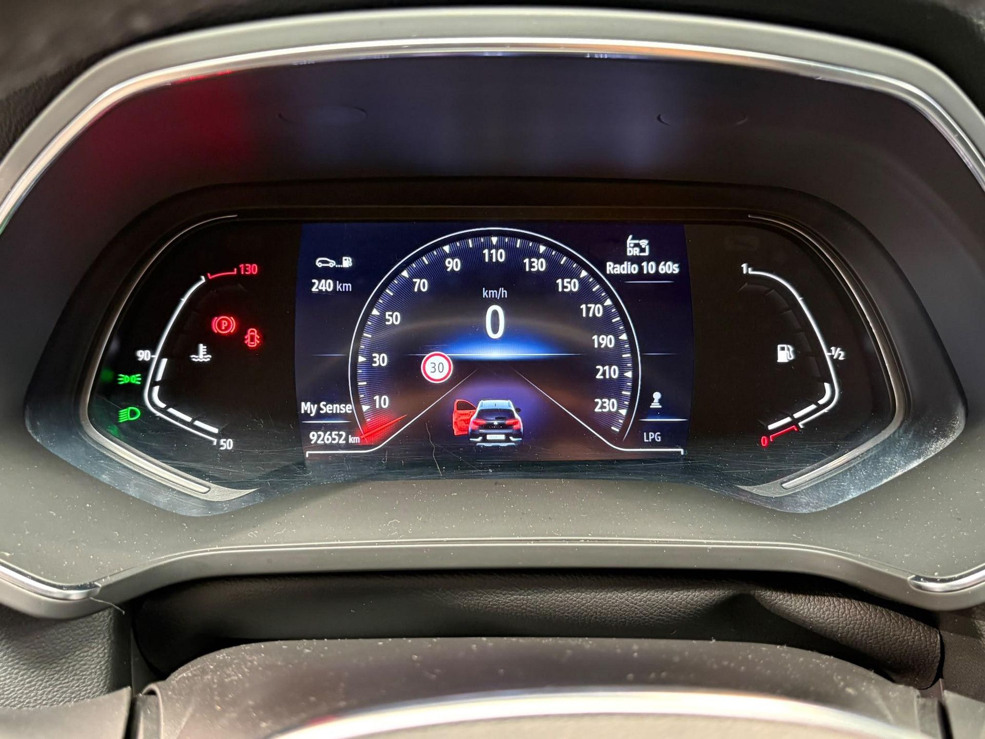 Renault Captur met kenteken N-363-FR – dashboard
