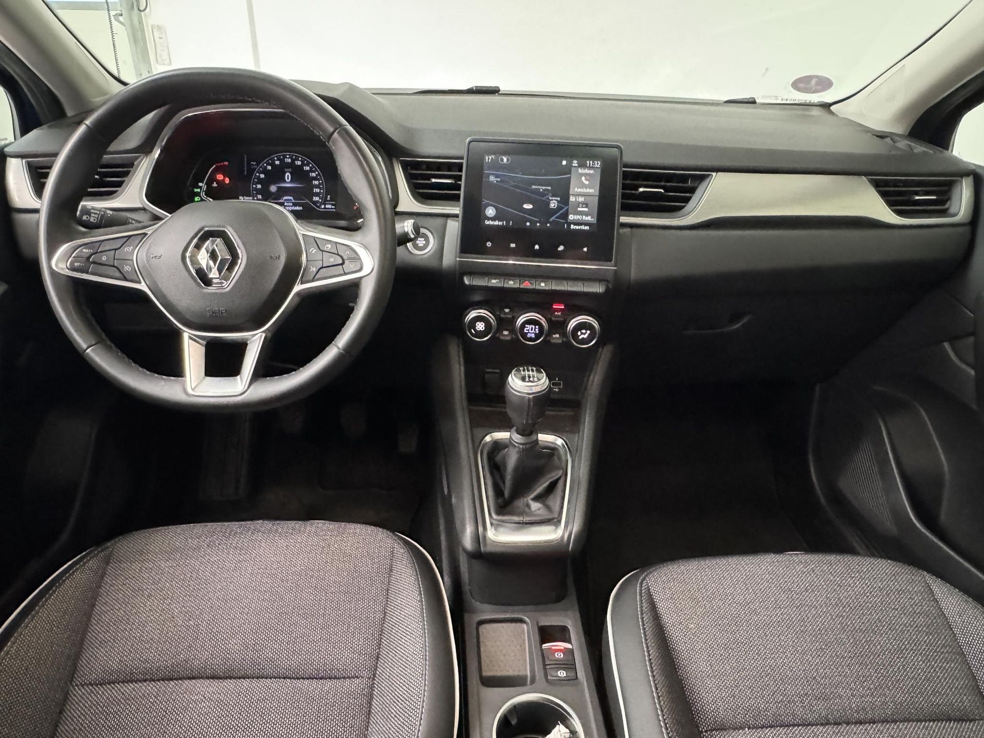 Renault Captur met kenteken N-553-DB – interieur