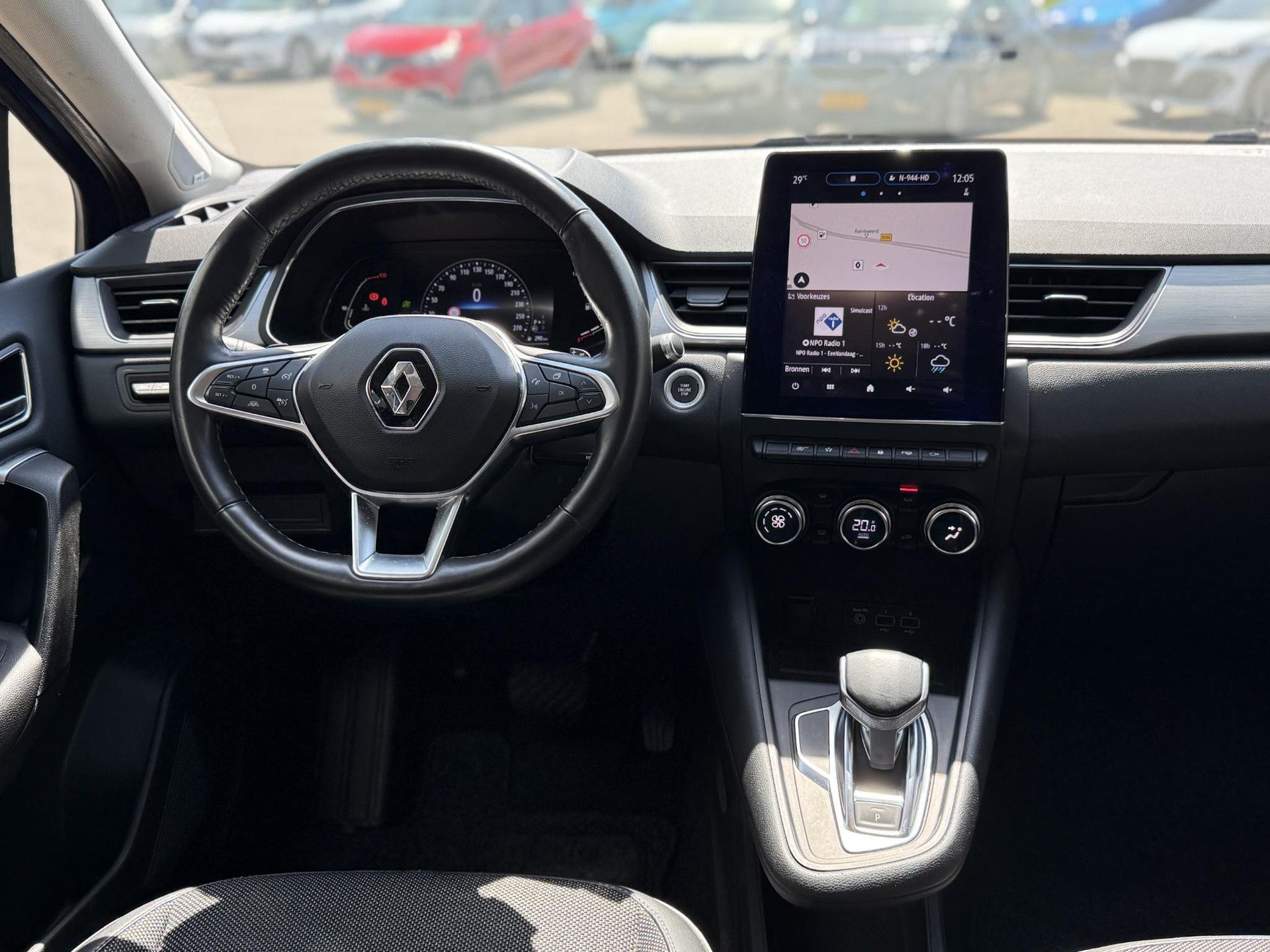 Renault Captur met kenteken N-944-HD – interieur