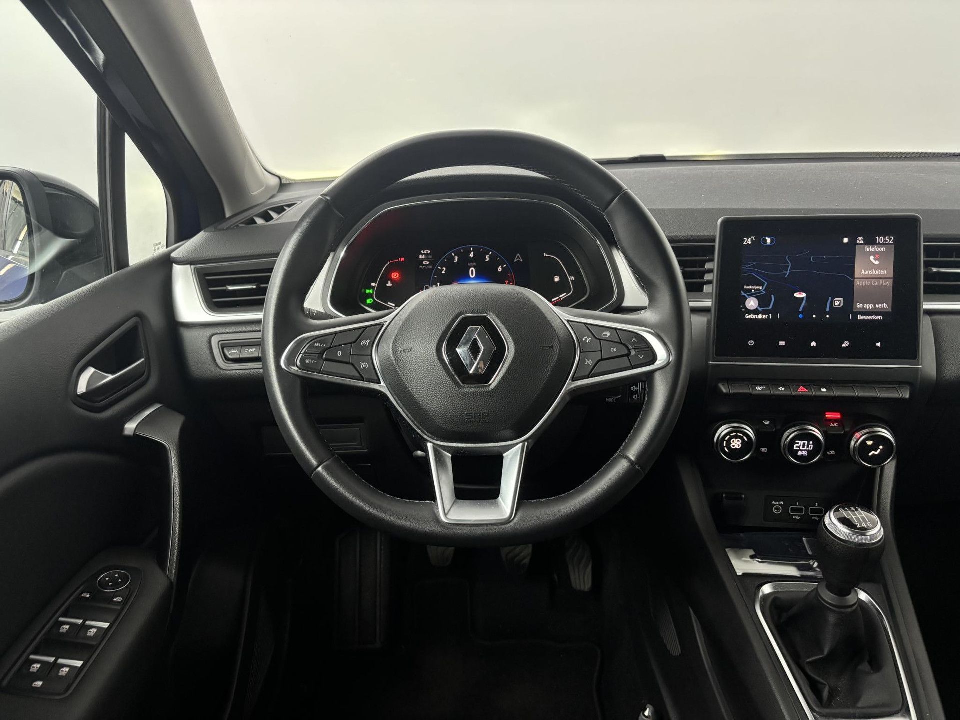 Renault Captur met kenteken P-346-VZ – interieur