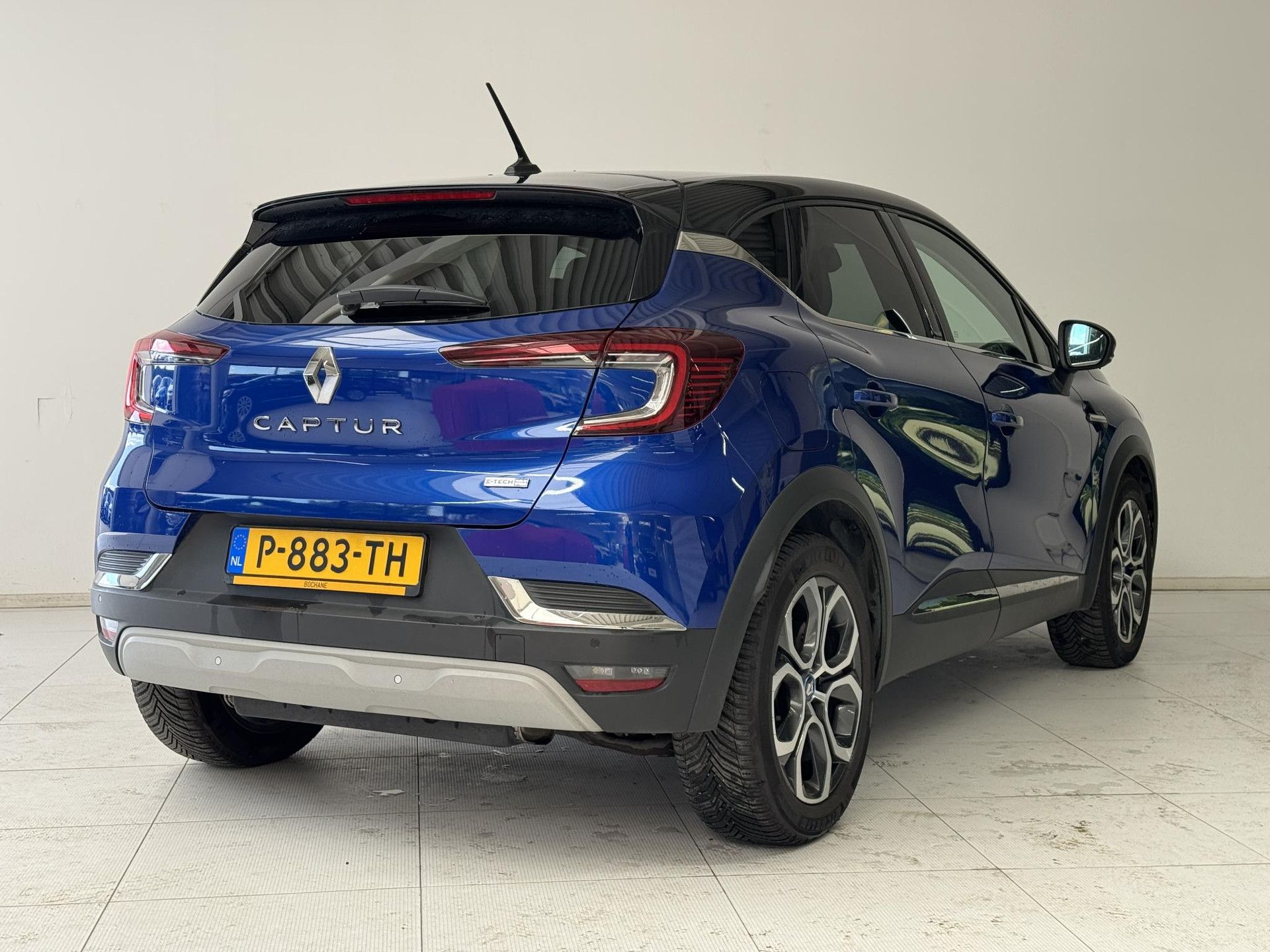Renault Captur met kenteken P-883-TH – achteraanzicht