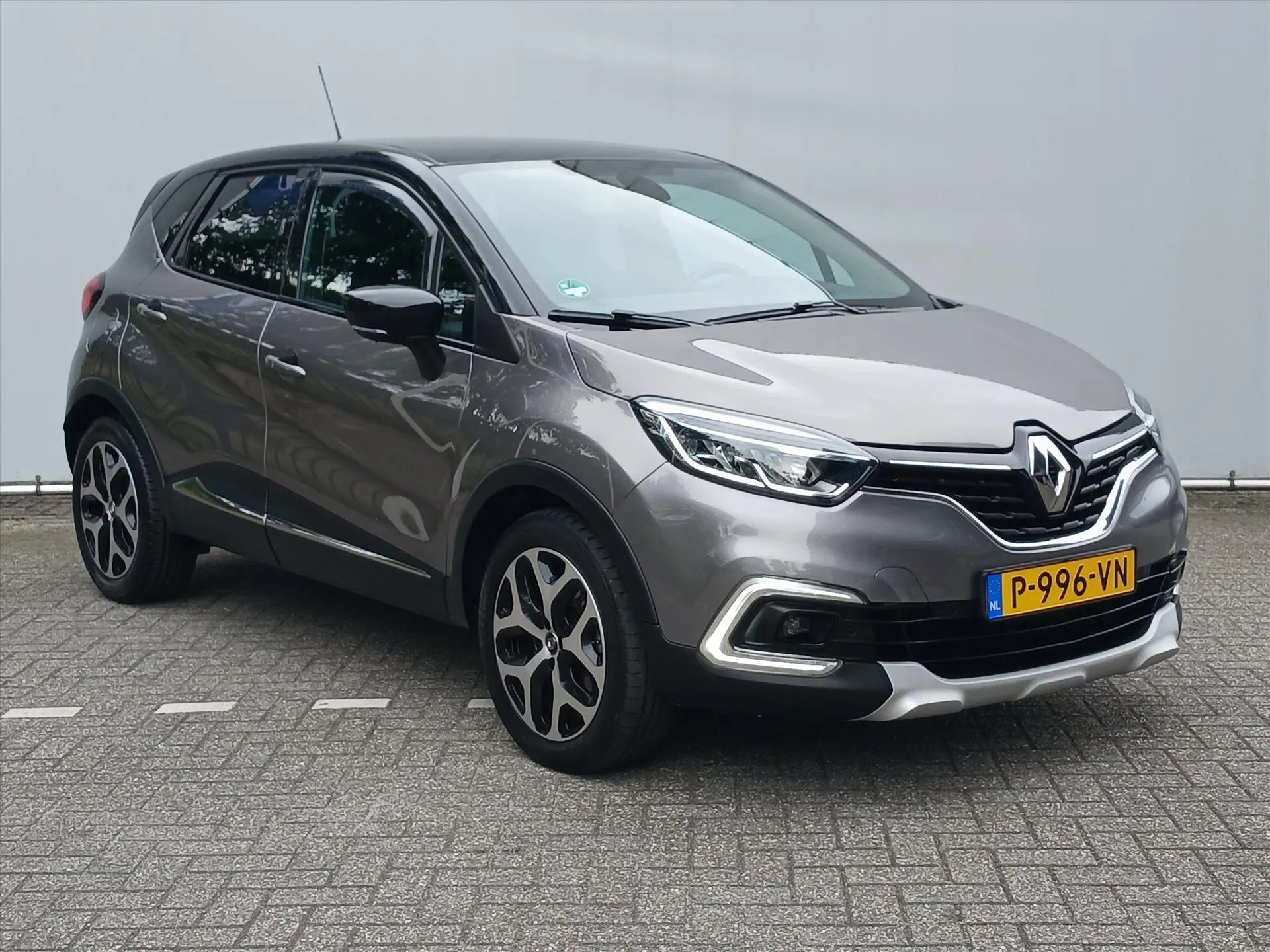 Renault Captur met kenteken P-996-VN – interieur