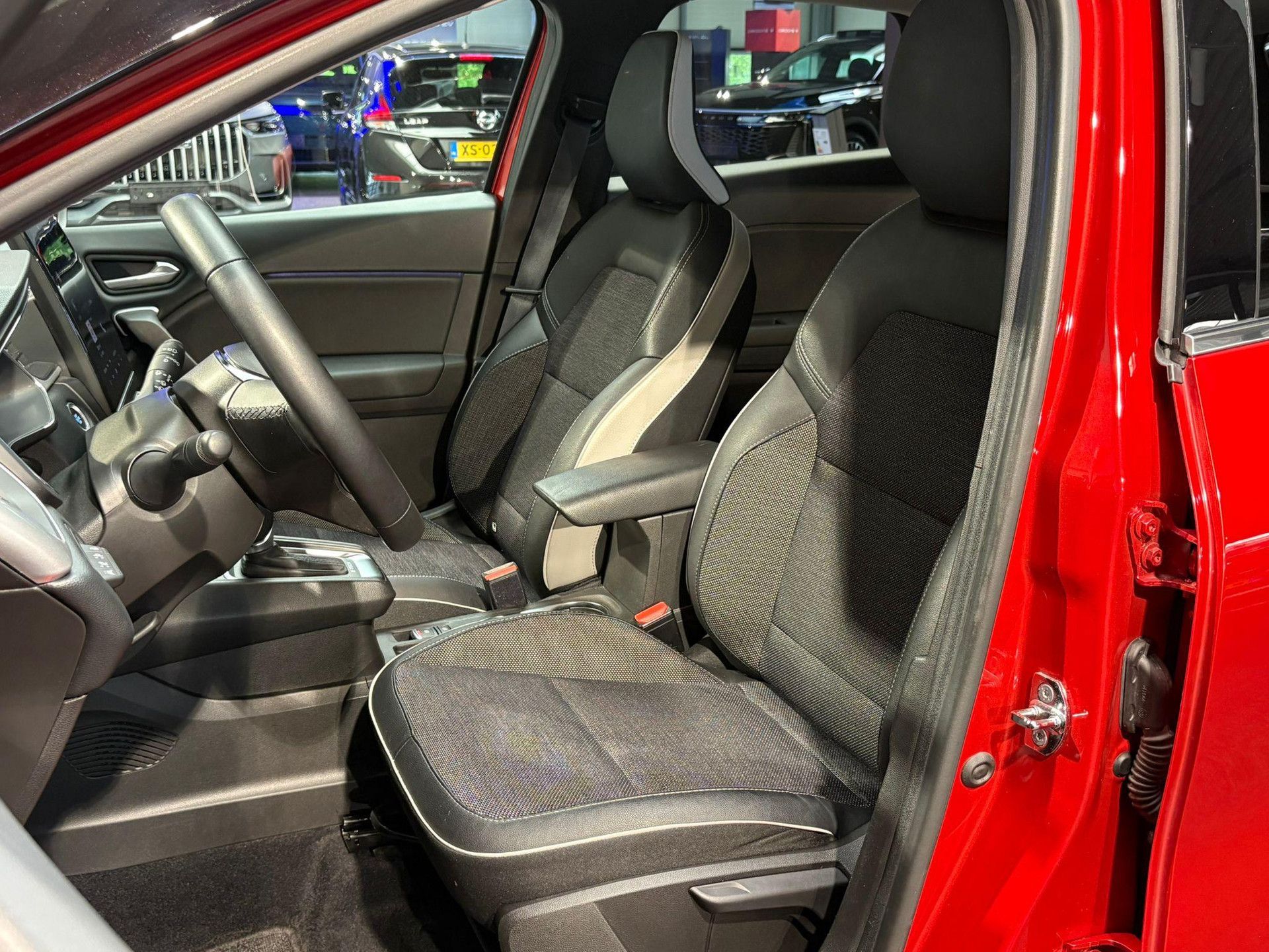 Renault Captur met kenteken R-658-JD – detailfoto