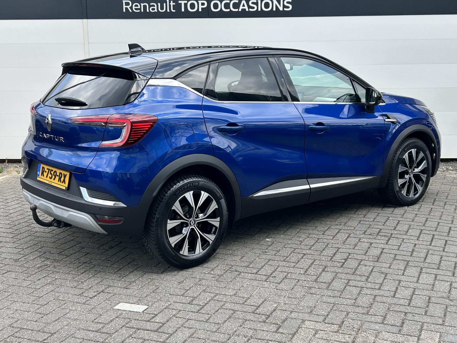 Renault Captur met kenteken R-759-RX – achteraanzicht