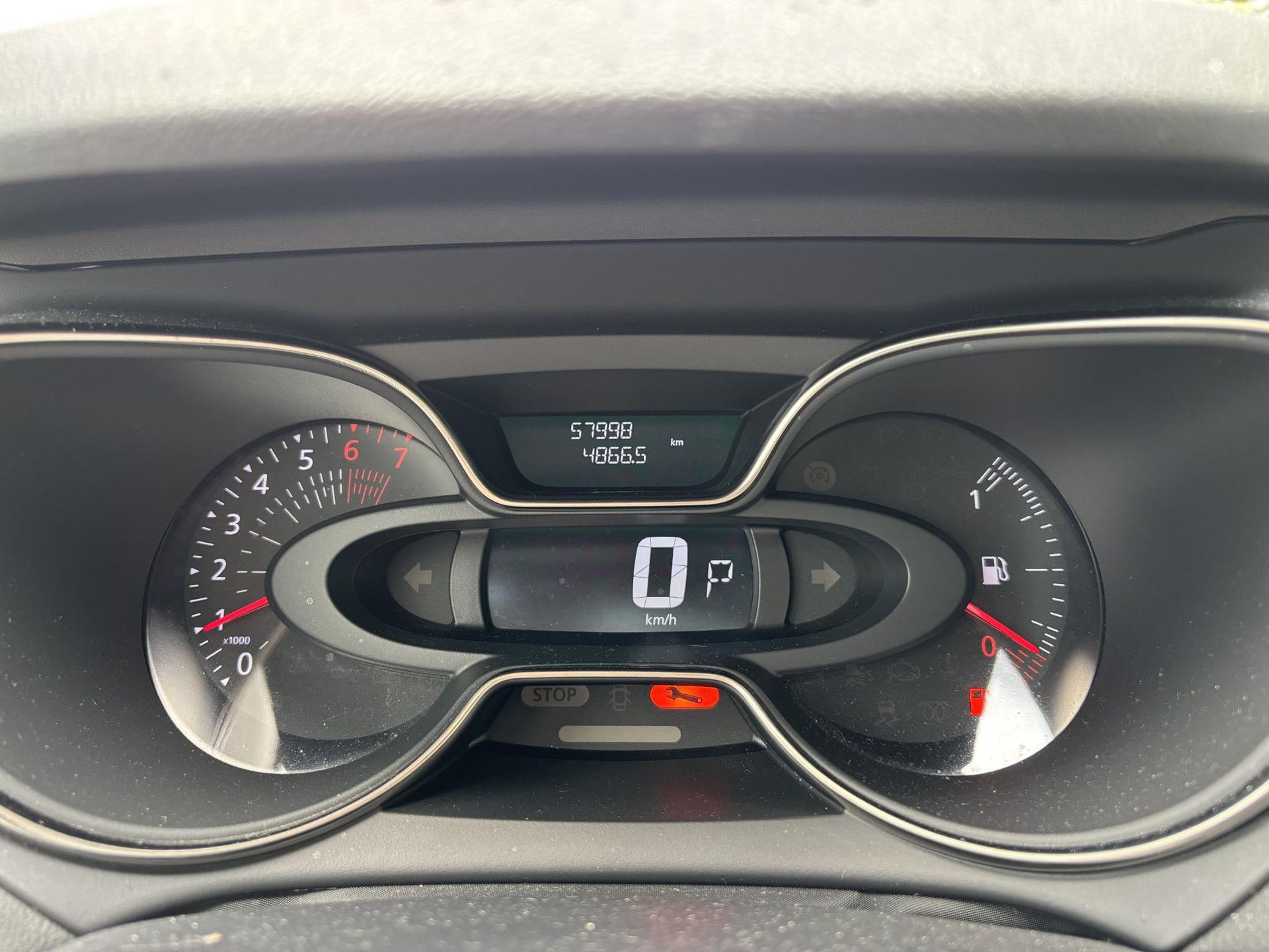 Renault Captur met kenteken RL-233-G – dashboard