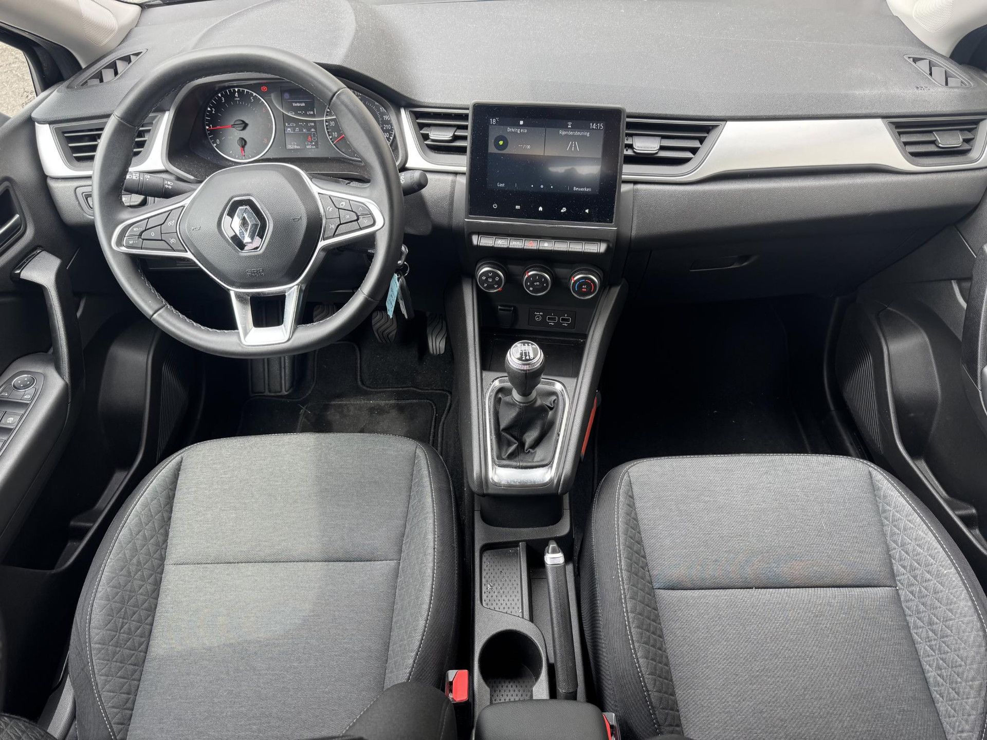 Renault Captur met kenteken S-150-BH – interieur