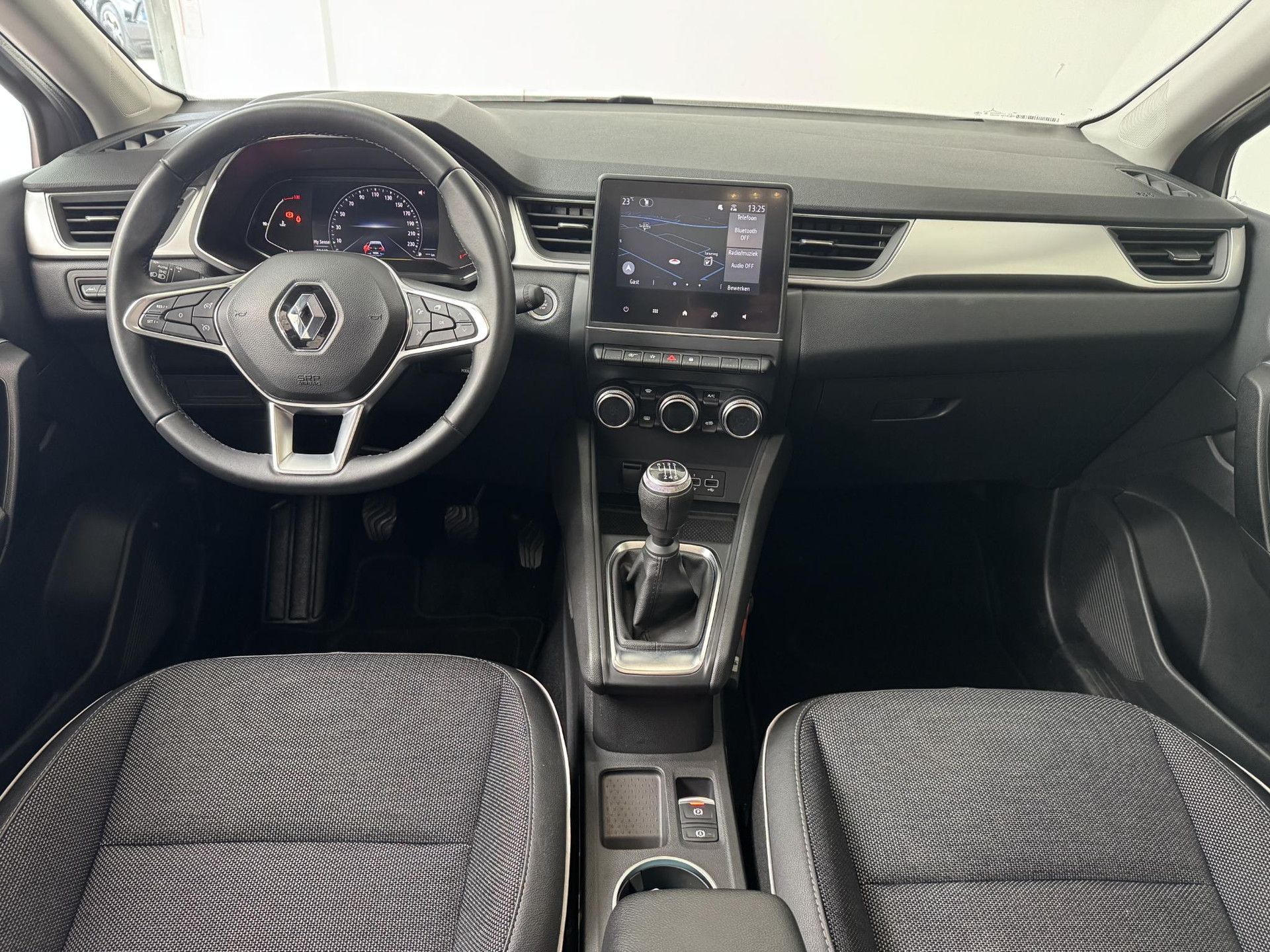 Renault Captur met kenteken S-519-GS – interieur