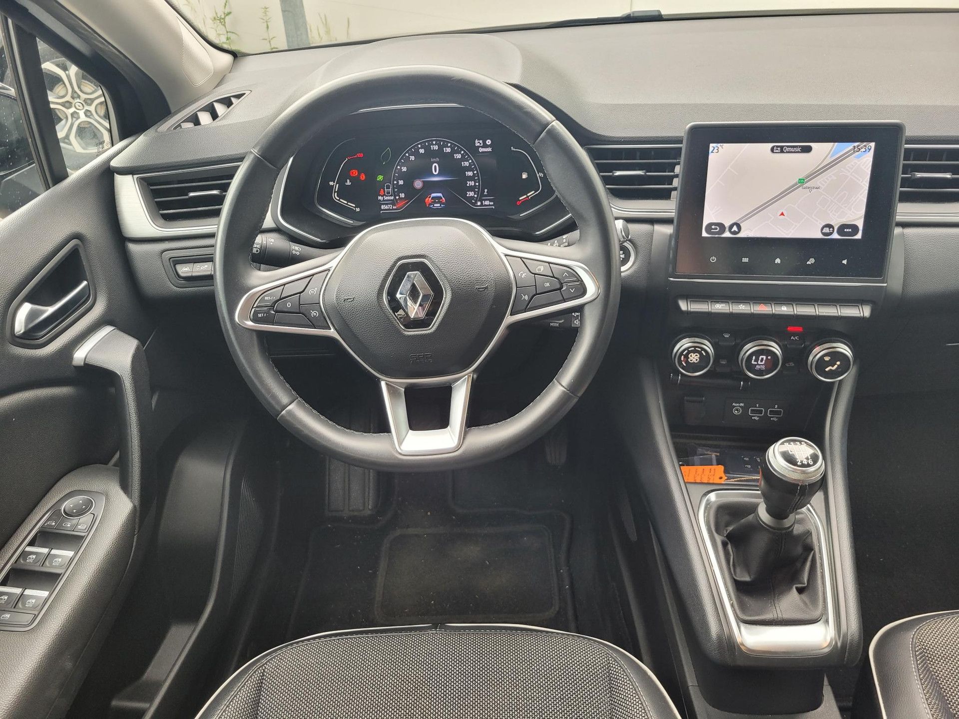 Renault Captur met kenteken S-700-PP – interieur