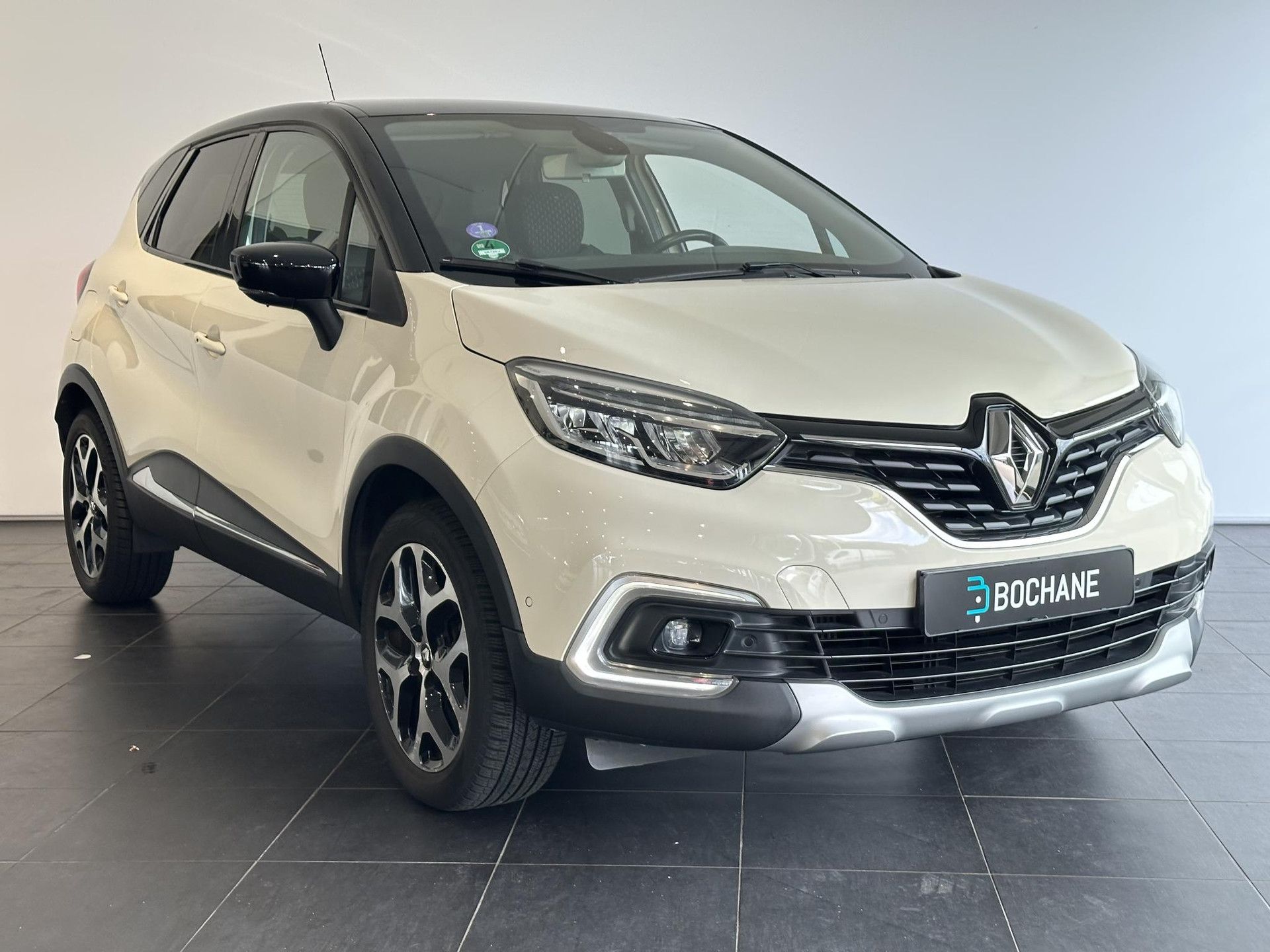 Renault Captur met kenteken SB-725-J – detailfoto