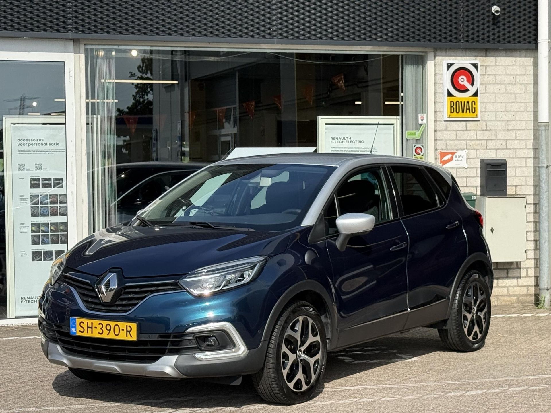 Renault Captur met kenteken SH-390-R – detailfoto