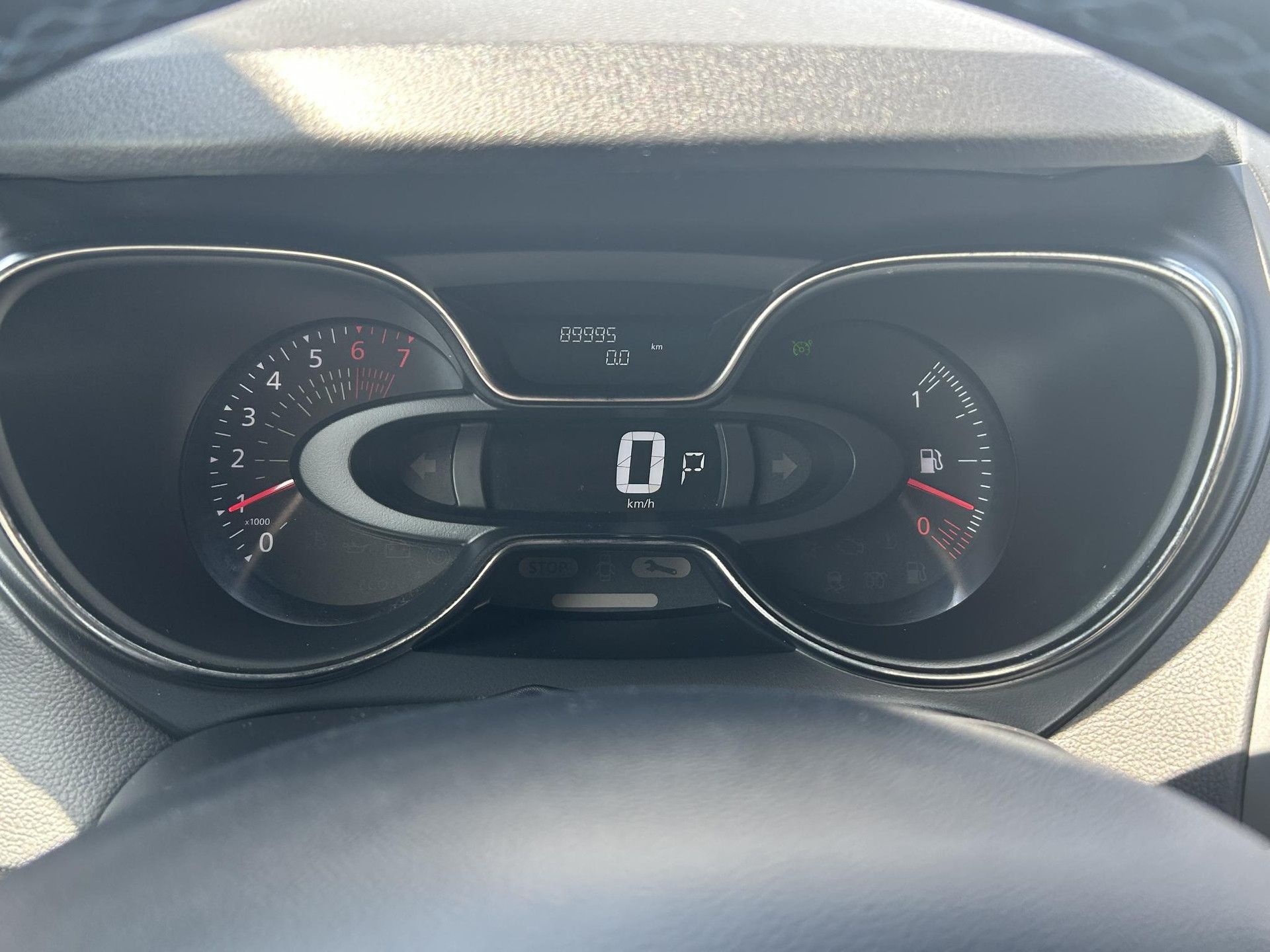 Renault Captur met kenteken T-113-FG – dashboard