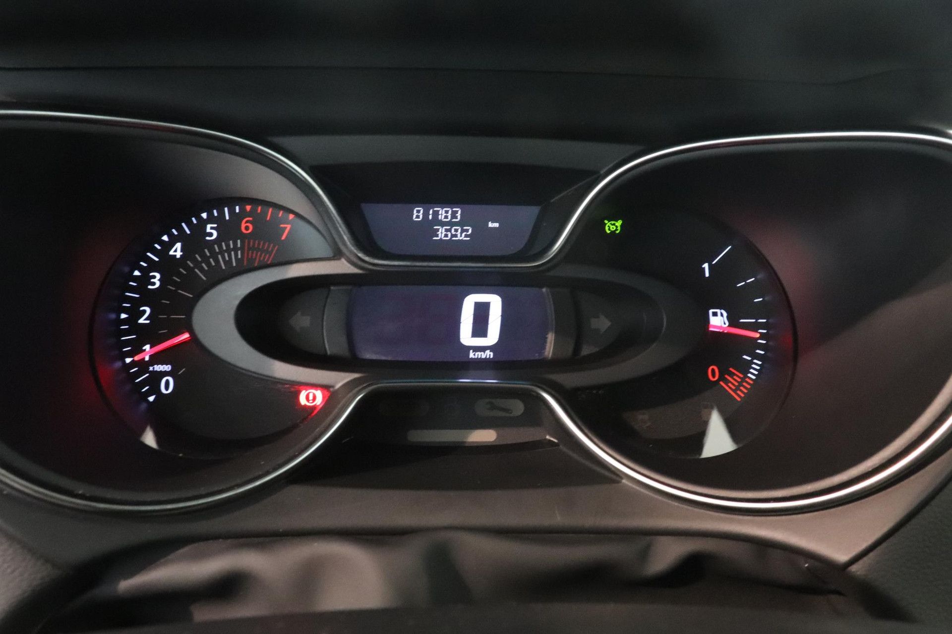 Renault Captur met kenteken T-583-DS – dashboard